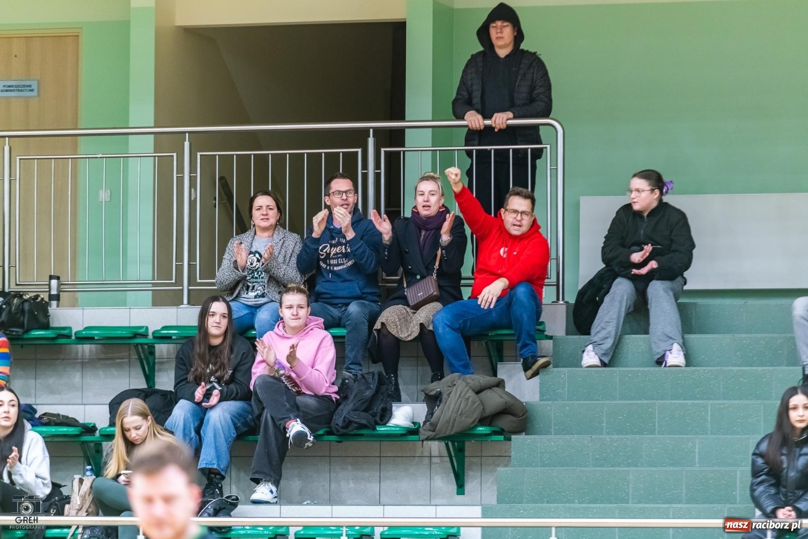 Zdjęcie w galerii na portalu naszraciborz.pl: Wyrównany bój w hali przy Łąkowej. KS Racibórz nadal na szczycie [FOTO i WIDEO] wiadomości z regionu