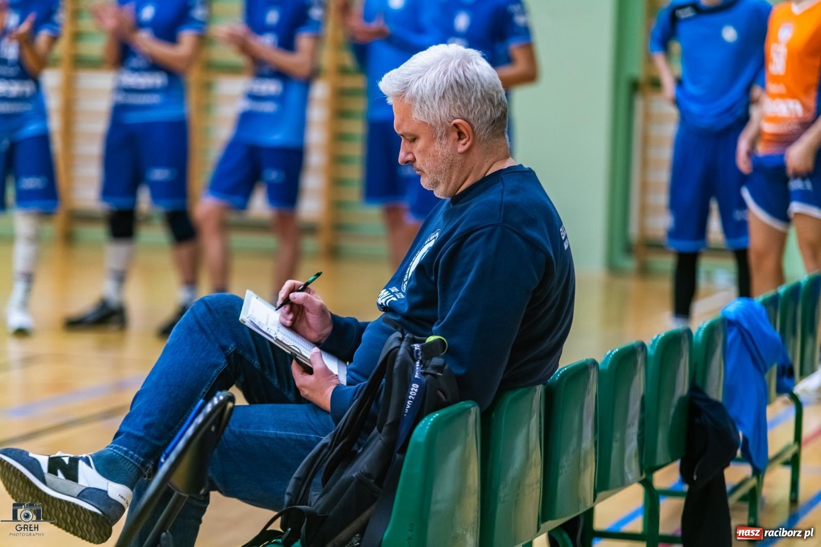 Zdjęcie w galerii na portalu naszraciborz.pl: Wyrównany bój w hali przy Łąkowej. KS Racibórz nadal na szczycie [FOTO i WIDEO] wiadomości z regionu