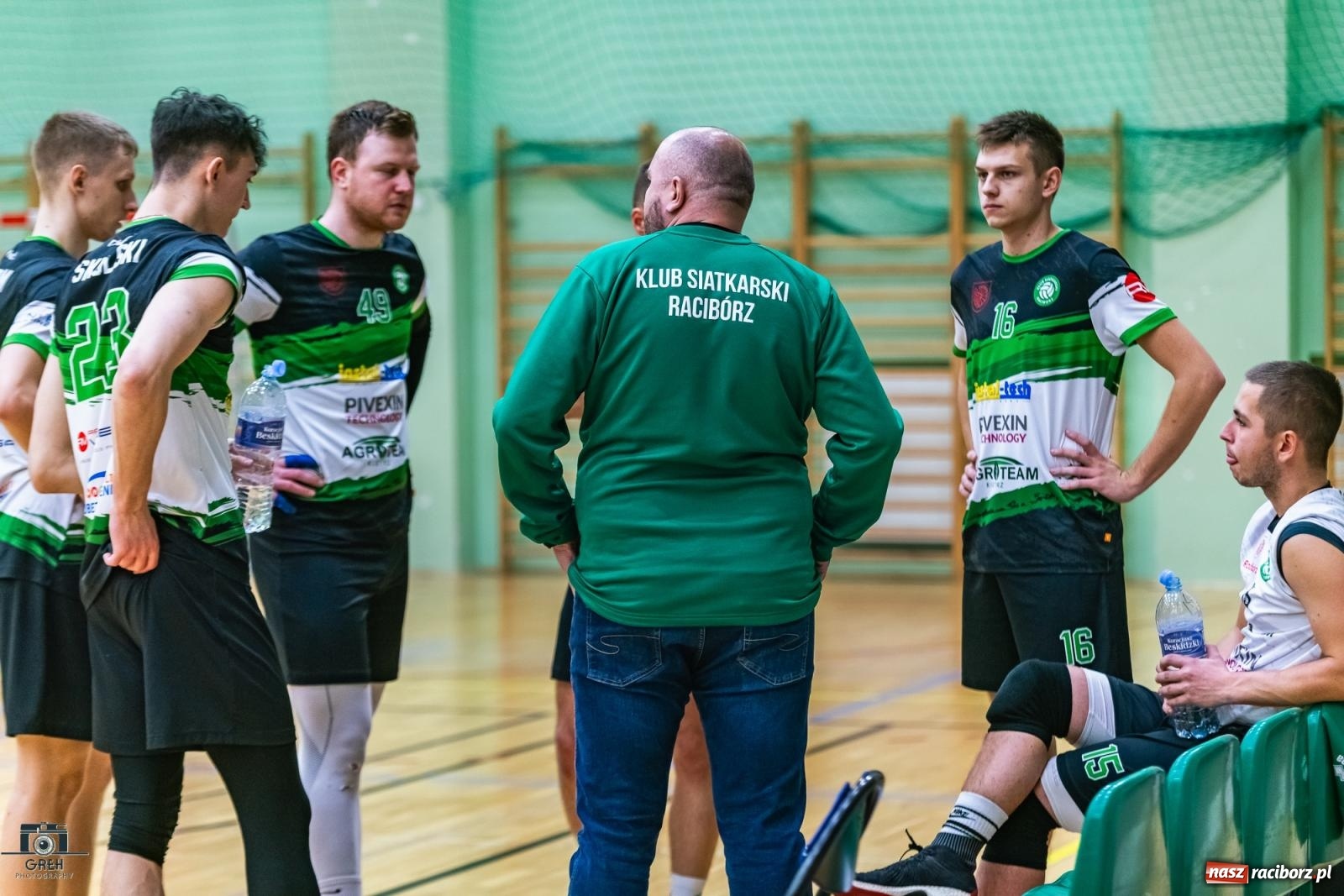 Zdjęcie w galerii na portalu naszraciborz.pl: Wyrównany bój w hali przy Łąkowej. KS Racibórz nadal na szczycie [FOTO i WIDEO] wiadomości z regionu