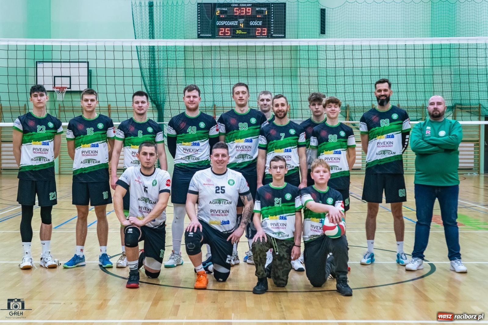 Zdjęcie w galerii na portalu naszraciborz.pl: Wyrównany bój w hali przy Łąkowej. KS Racibórz nadal na szczycie [FOTO i WIDEO] wiadomości z regionu