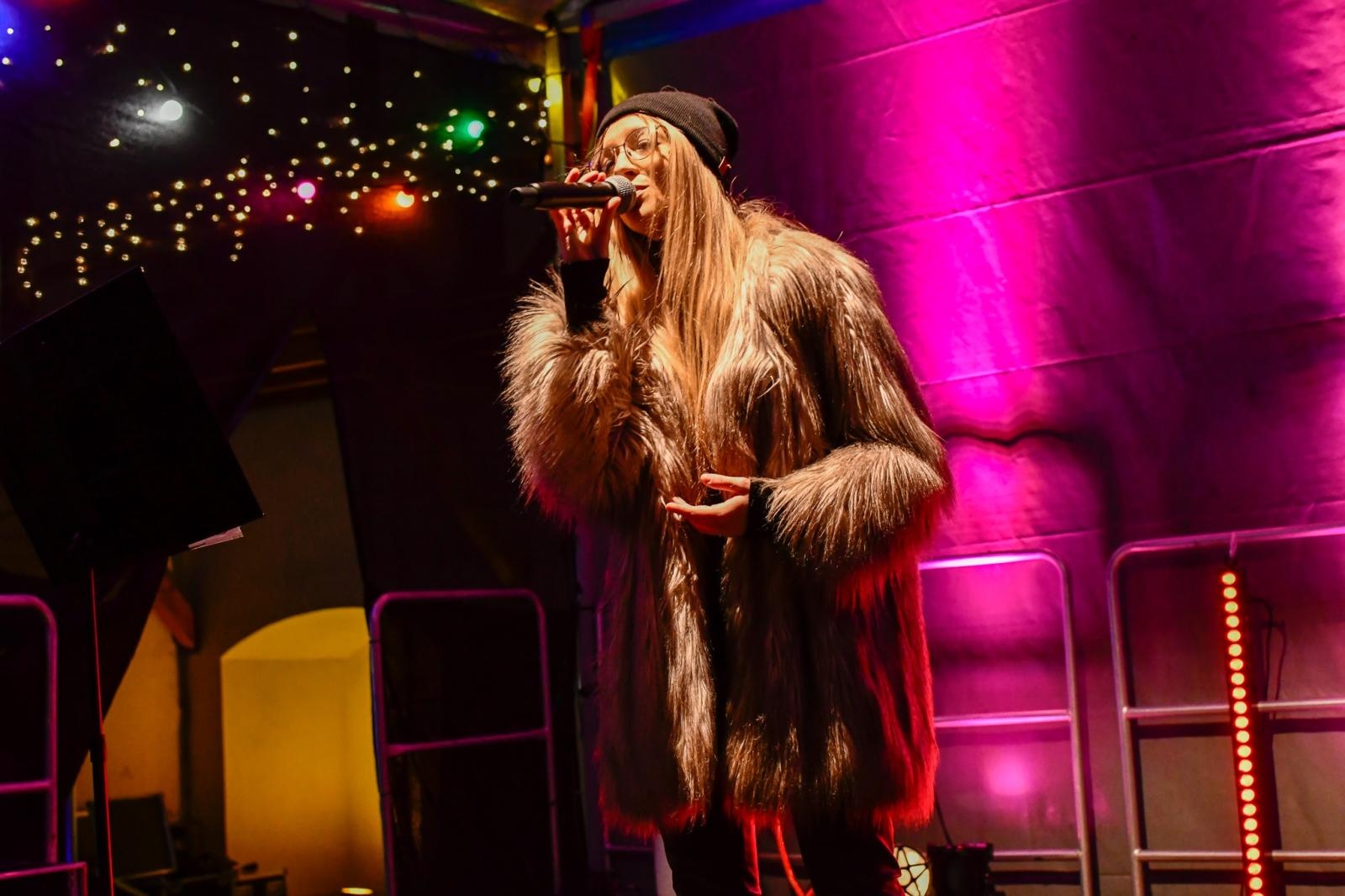 Zdjęcie w galerii na portalu naszraciborz.pl: Magia zamkowego jarmarku przyciągnęła tłumy [FOTO i WIDEO] wiadomości z regionu