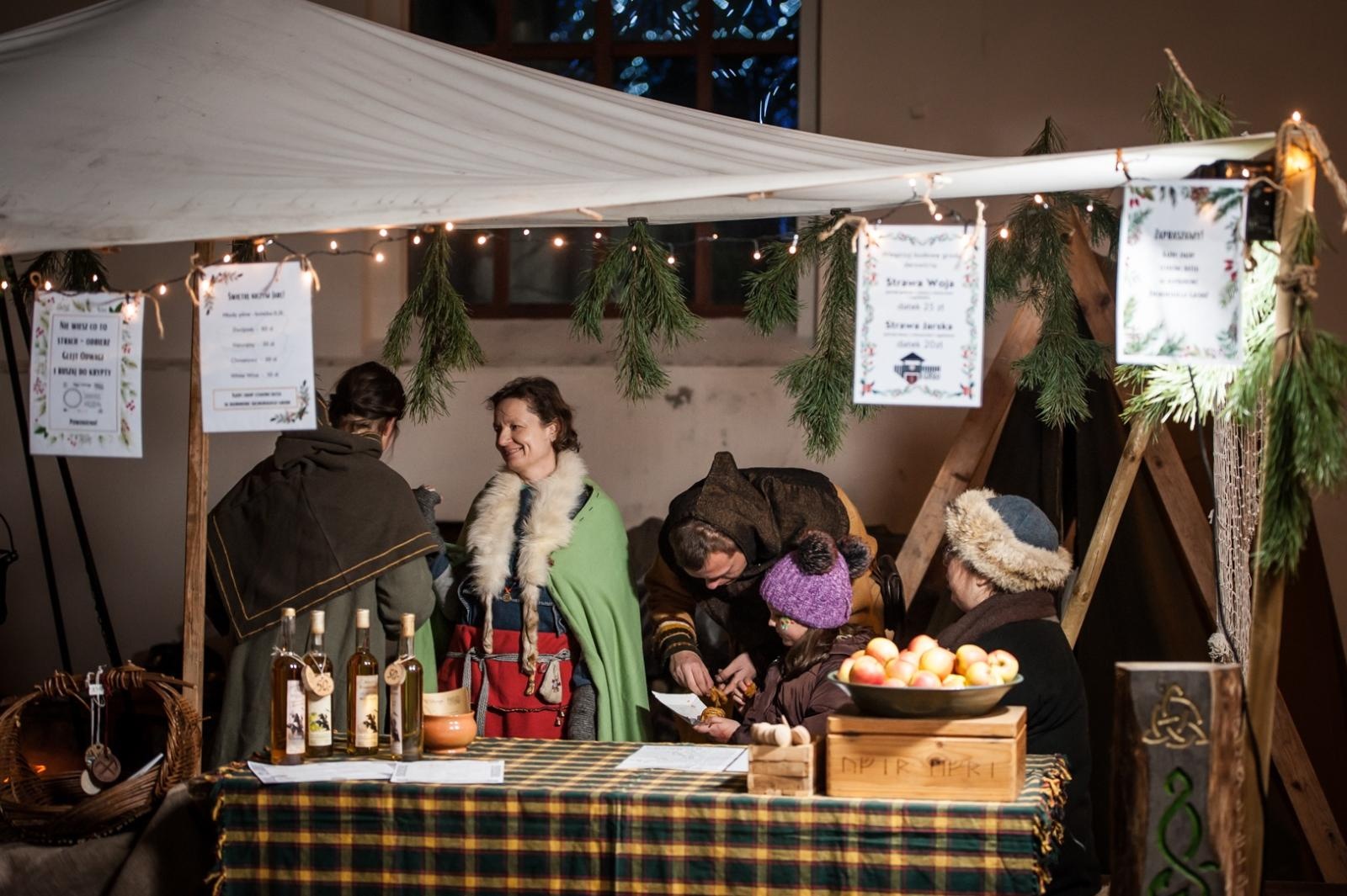 Zdjęcie w galerii na portalu naszraciborz.pl: Magia zamkowego jarmarku przyciągnęła tłumy [FOTO i WIDEO] wiadomości z regionu