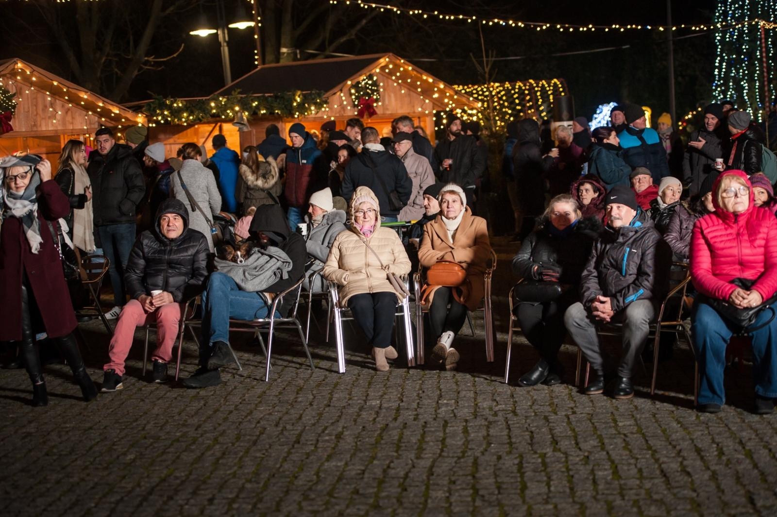 Zdjęcie w galerii na portalu naszraciborz.pl: Magia zamkowego jarmarku przyciągnęła tłumy [FOTO i WIDEO] wiadomości z regionu