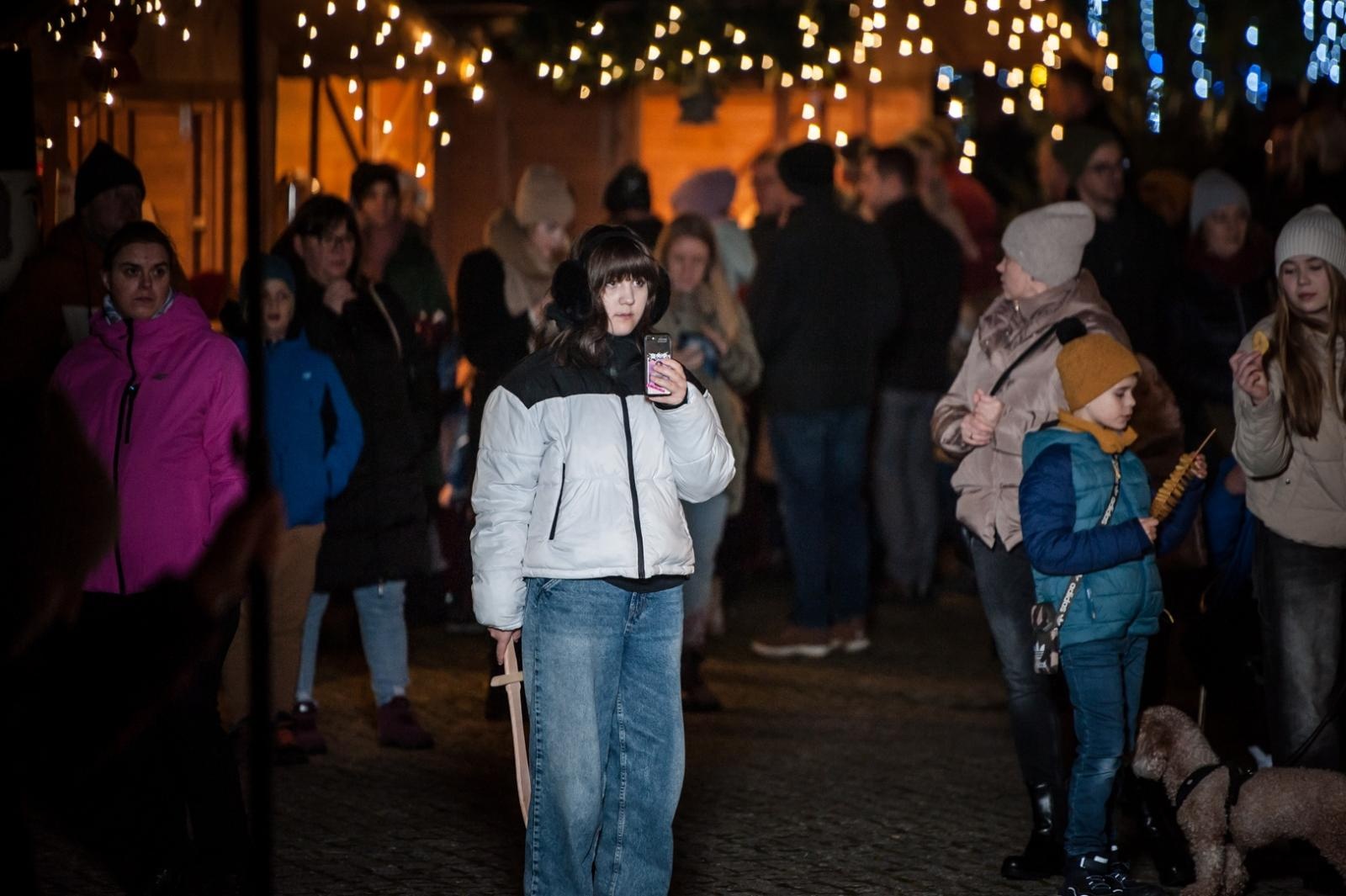 Zdjęcie w galerii na portalu naszraciborz.pl: Magia zamkowego jarmarku przyciągnęła tłumy [FOTO i WIDEO] wiadomości z regionu