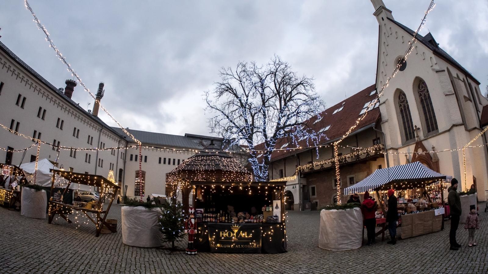 Zdjęcie w galerii na portalu naszraciborz.pl: Magia zamkowego jarmarku przyciągnęła tłumy [FOTO i WIDEO] wiadomości z regionu