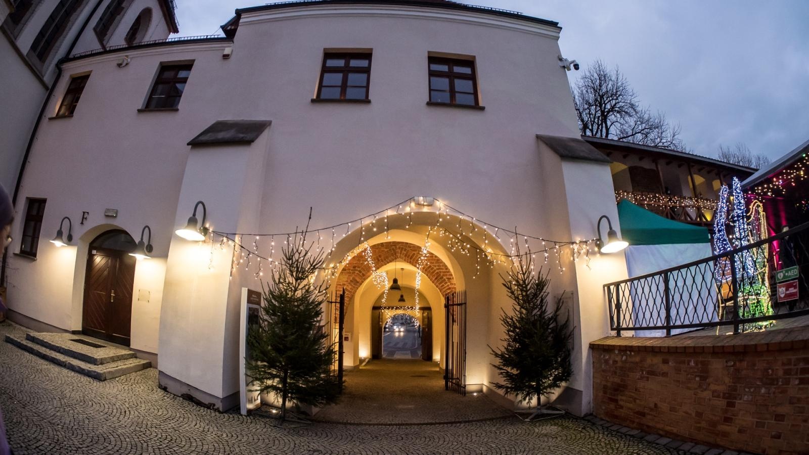 Zdjęcie w galerii na portalu naszraciborz.pl: Magia zamkowego jarmarku przyciągnęła tłumy [FOTO i WIDEO] wiadomości z regionu