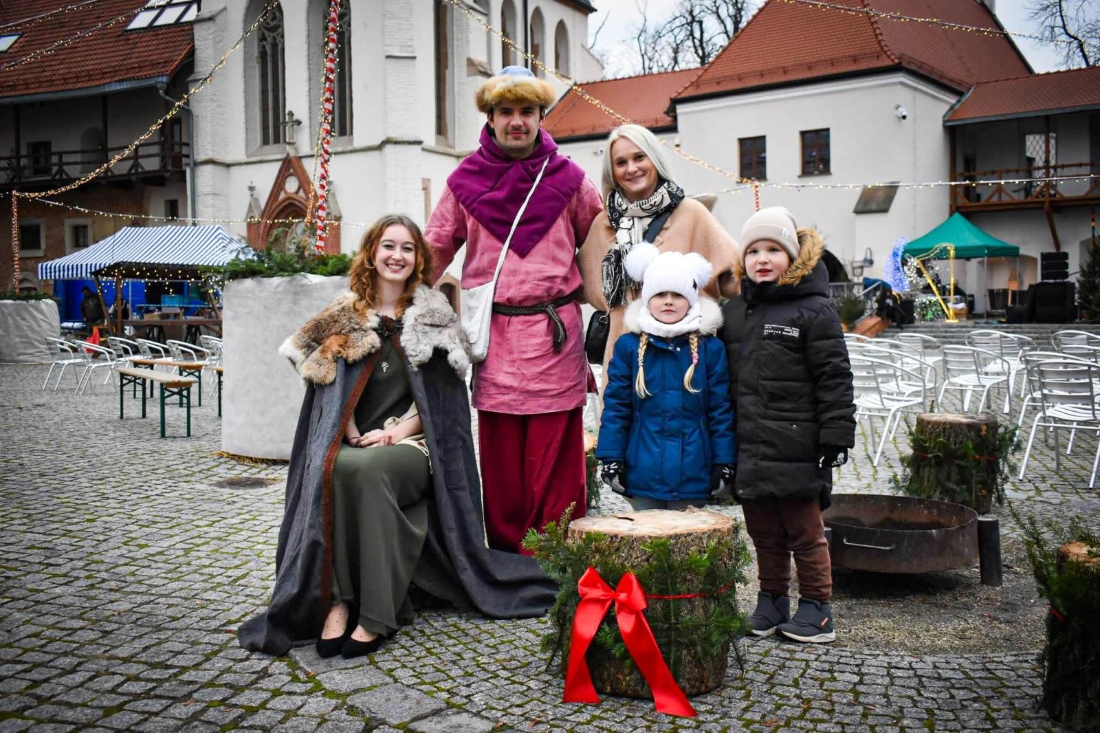 Zdjęcie w galerii na portalu naszraciborz.pl: Magia zamkowego jarmarku przyciągnęła tłumy [FOTO i WIDEO] wiadomości z regionu