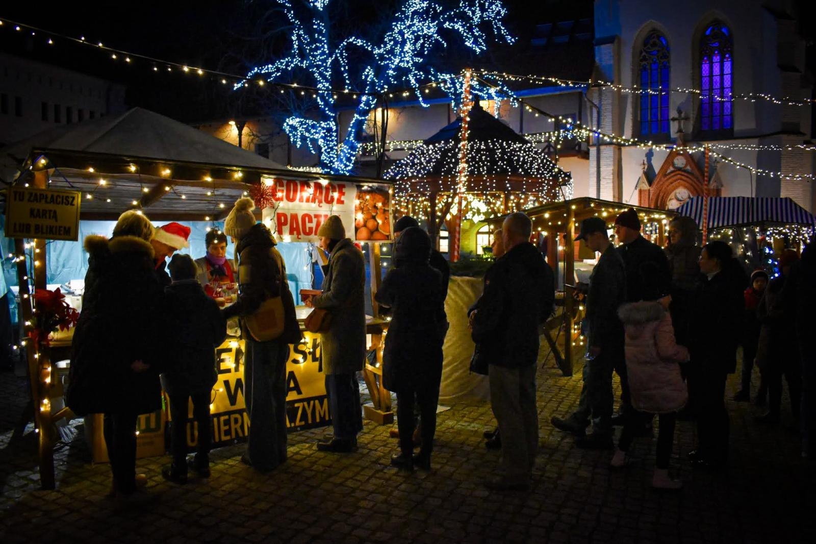Zdjęcie w galerii na portalu naszraciborz.pl: Magia zamkowego jarmarku przyciągnęła tłumy [FOTO i WIDEO] wiadomości z regionu