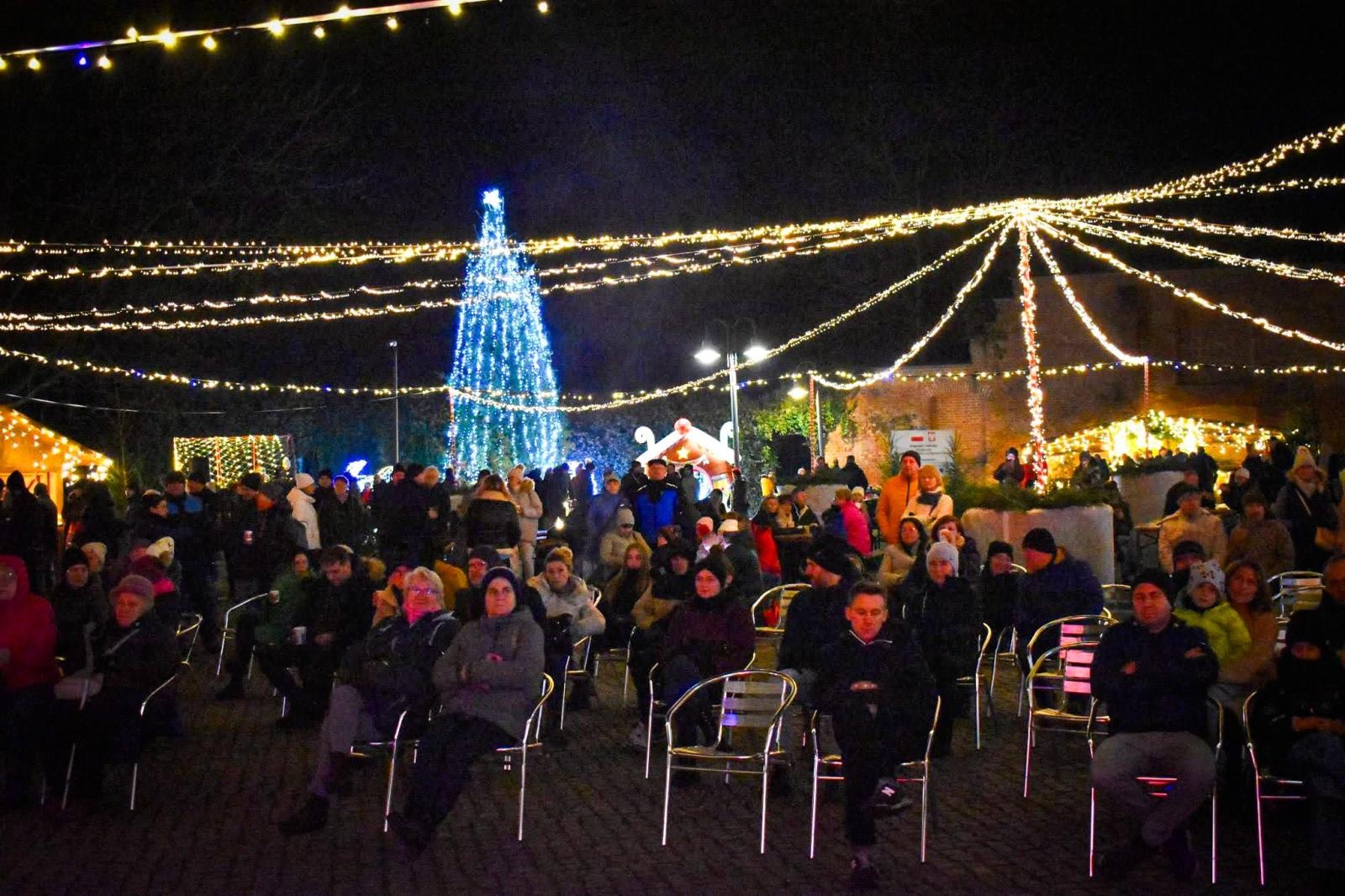 Zdjęcie w galerii na portalu naszraciborz.pl: Magia zamkowego jarmarku przyciągnęła tłumy [FOTO i WIDEO] wiadomości z regionu