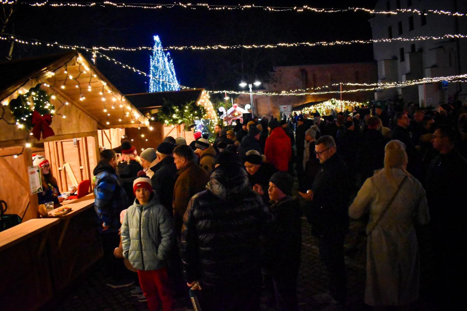 Zdjęcie w galerii na portalu naszraciborz.pl: Magia zamkowego jarmarku przyciągnęła tłumy [FOTO i WIDEO] wiadomości z regionu