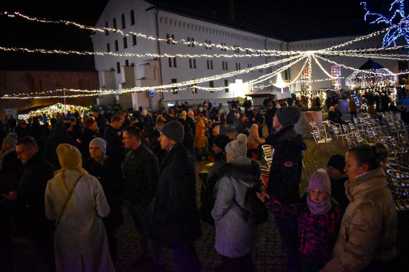 Zdjęcie w galerii na portalu naszraciborz.pl: Magia zamkowego jarmarku przyciągnęła tłumy [FOTO i WIDEO] wiadomości z regionu