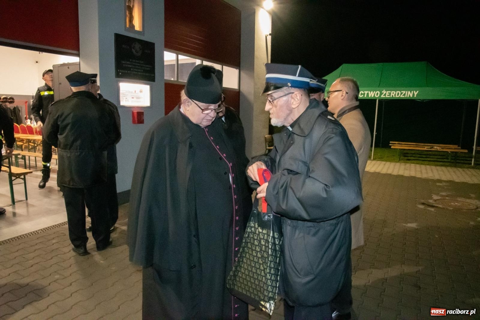 Zdjęcie w galerii na portalu naszraciborz.pl: Od przyczepy z pompą do nowego Volvo. Wielkie święto w OSP Żerdziny wiadomości z regionu