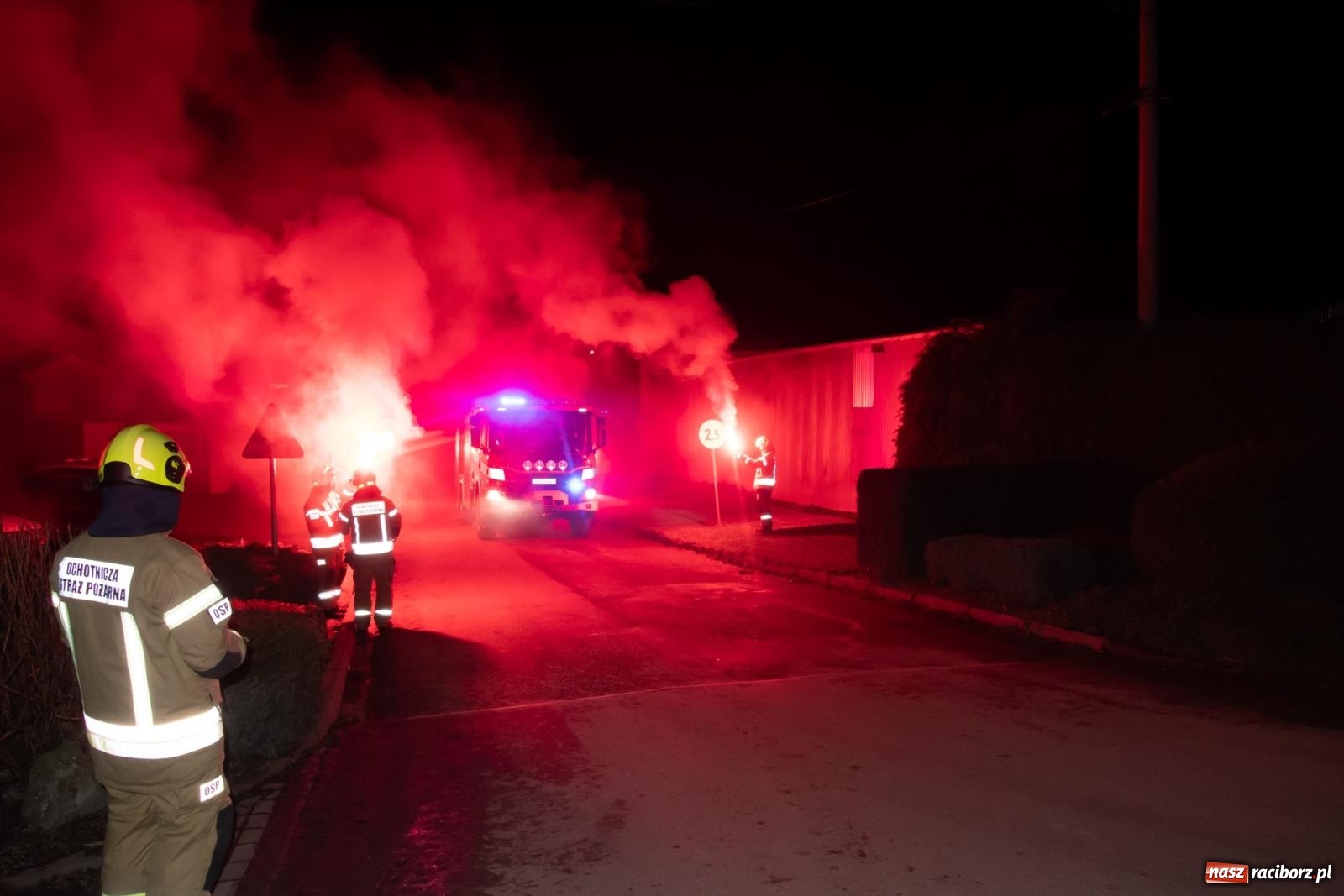 Zdjęcie w galerii na portalu naszraciborz.pl: Od przyczepy z pompą do nowego Volvo. Wielkie święto w OSP Żerdziny wiadomości z regionu