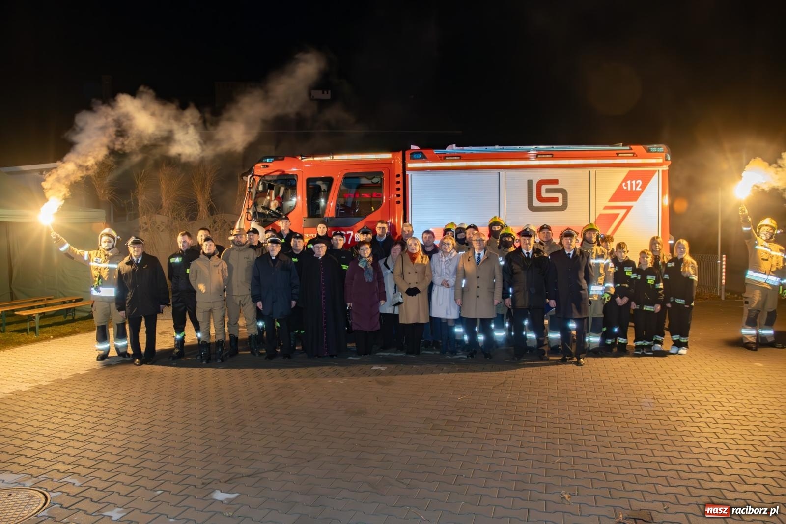 Zdjęcie w galerii na portalu naszraciborz.pl: Od przyczepy z pompą do nowego Volvo. Wielkie święto w OSP Żerdziny wiadomości z regionu