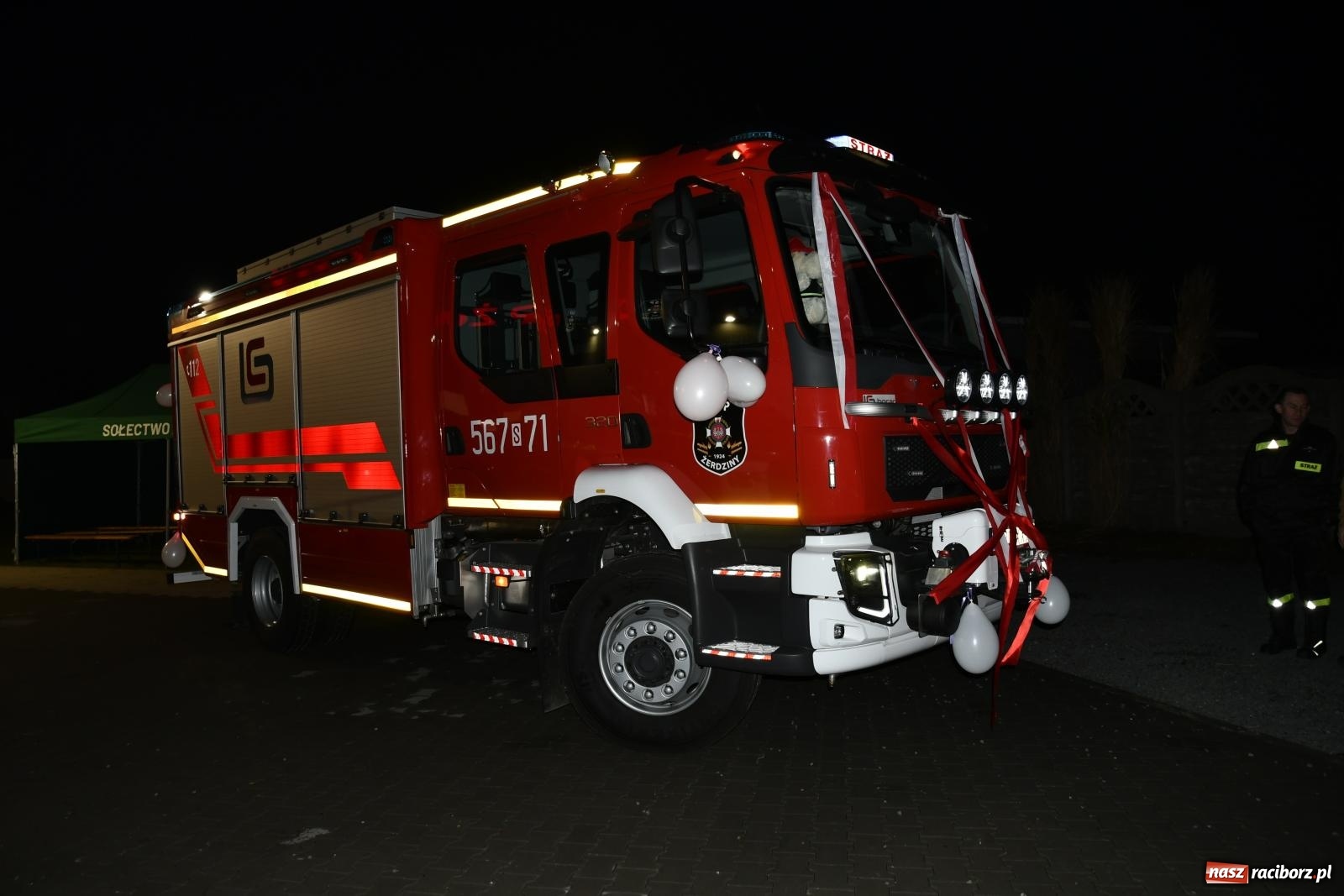 Zdjęcie w galerii na portalu naszraciborz.pl: Od przyczepy z pompą do nowego Volvo. Wielkie święto w OSP Żerdziny wiadomości z regionu