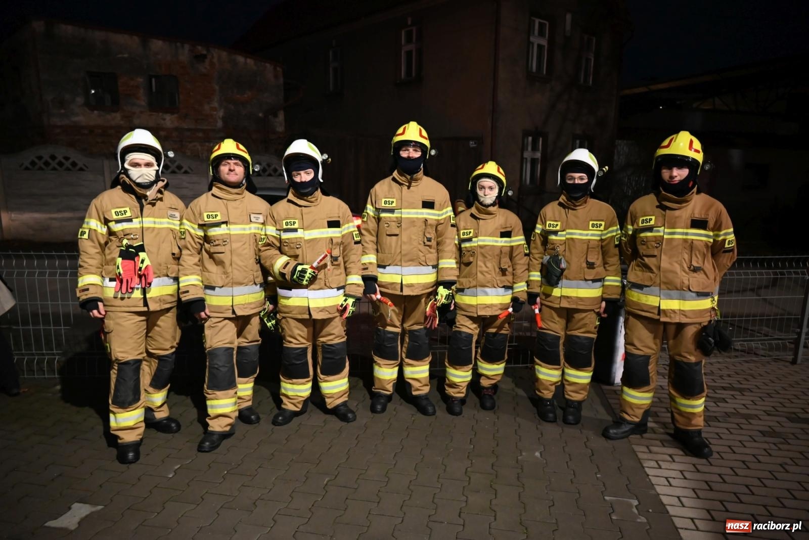 Zdjęcie w galerii na portalu naszraciborz.pl: Od przyczepy z pompą do nowego Volvo. Wielkie święto w OSP Żerdziny wiadomości z regionu