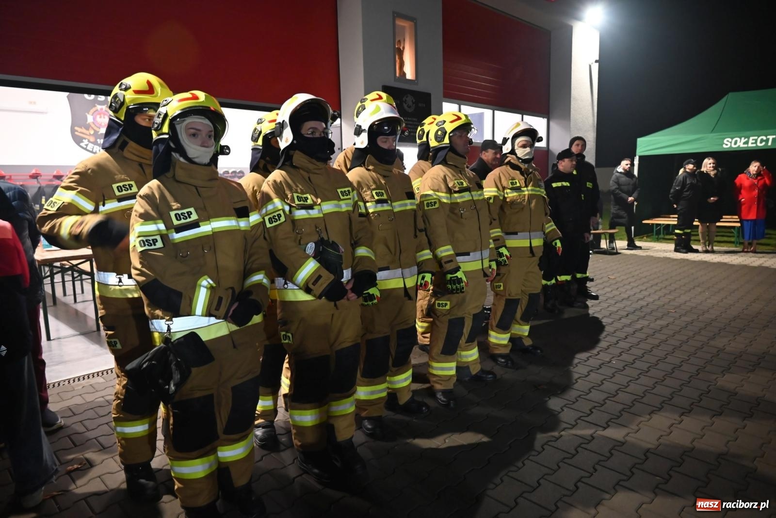 Zdjęcie w galerii na portalu naszraciborz.pl: Od przyczepy z pompą do nowego Volvo. Wielkie święto w OSP Żerdziny wiadomości z regionu