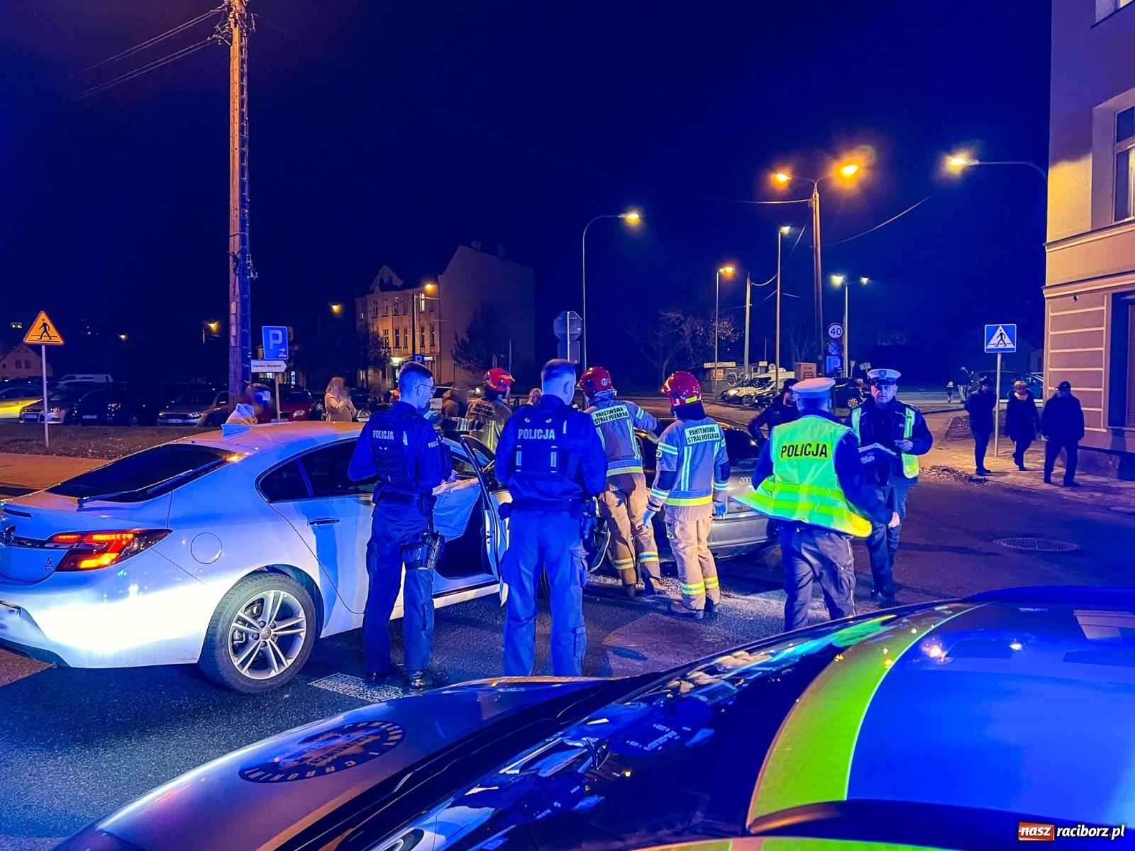 Zdjęcie w galerii na portalu naszraciborz.pl: Kolizja na skrzyżowaniu Jana i Armii Krajowej: Straty oszacowano na 30 tys. zł wiadomości z regionu