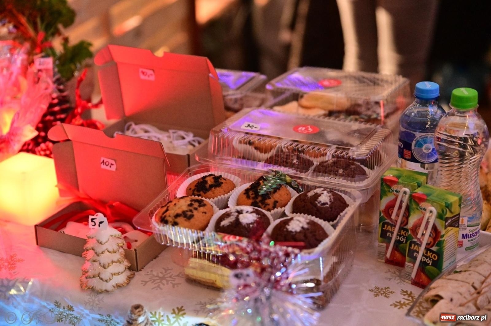 Zdjęcie w galerii na portalu naszraciborz.pl: Tłumy na Kiermaszu Bożonarodzeniowym w Pietrowicach Wielkich [FOTO i WIDEO] wiadomości z regionu