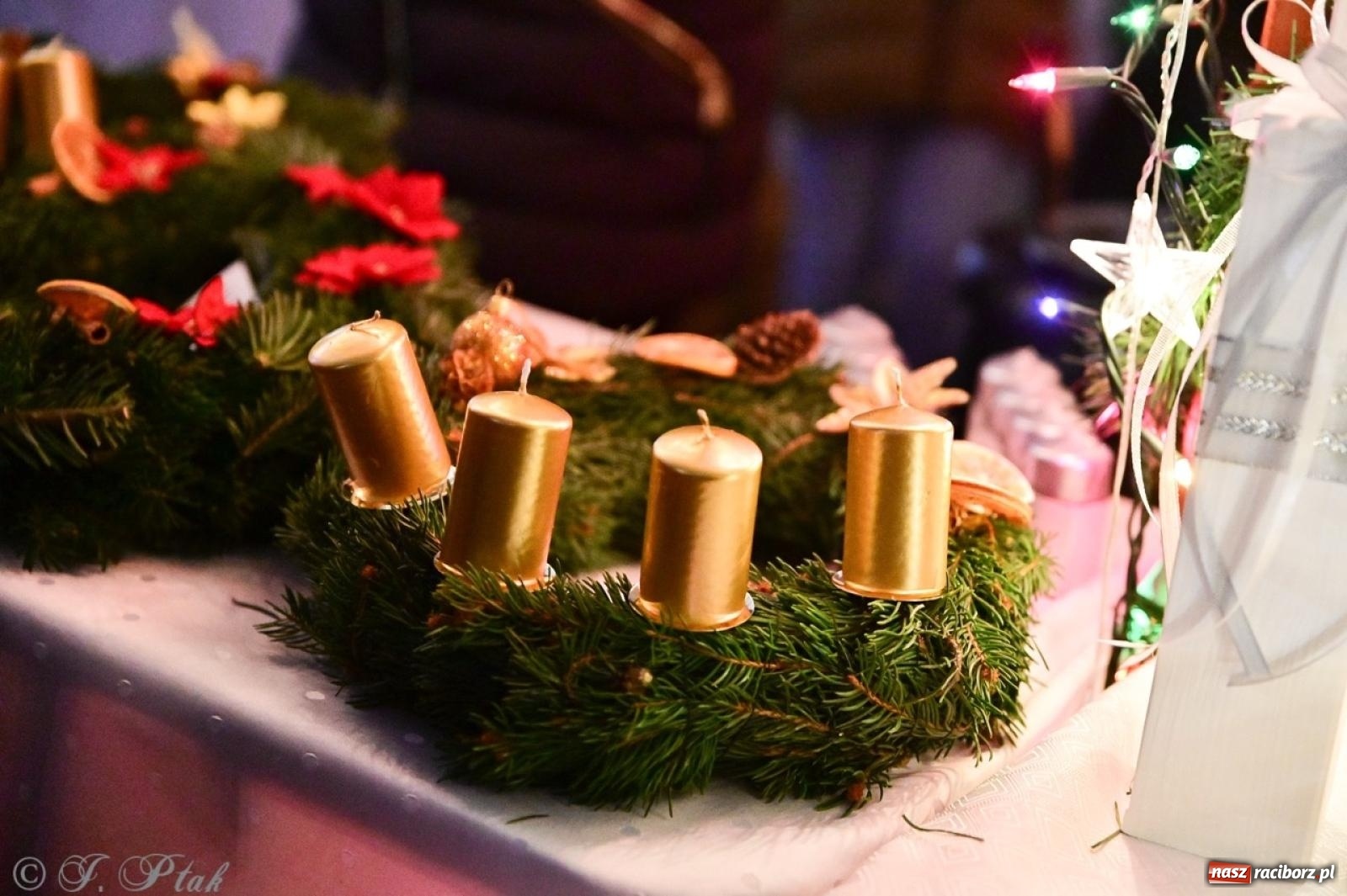 Zdjęcie w galerii na portalu naszraciborz.pl: Tłumy na Kiermaszu Bożonarodzeniowym w Pietrowicach Wielkich [FOTO i WIDEO] wiadomości z regionu