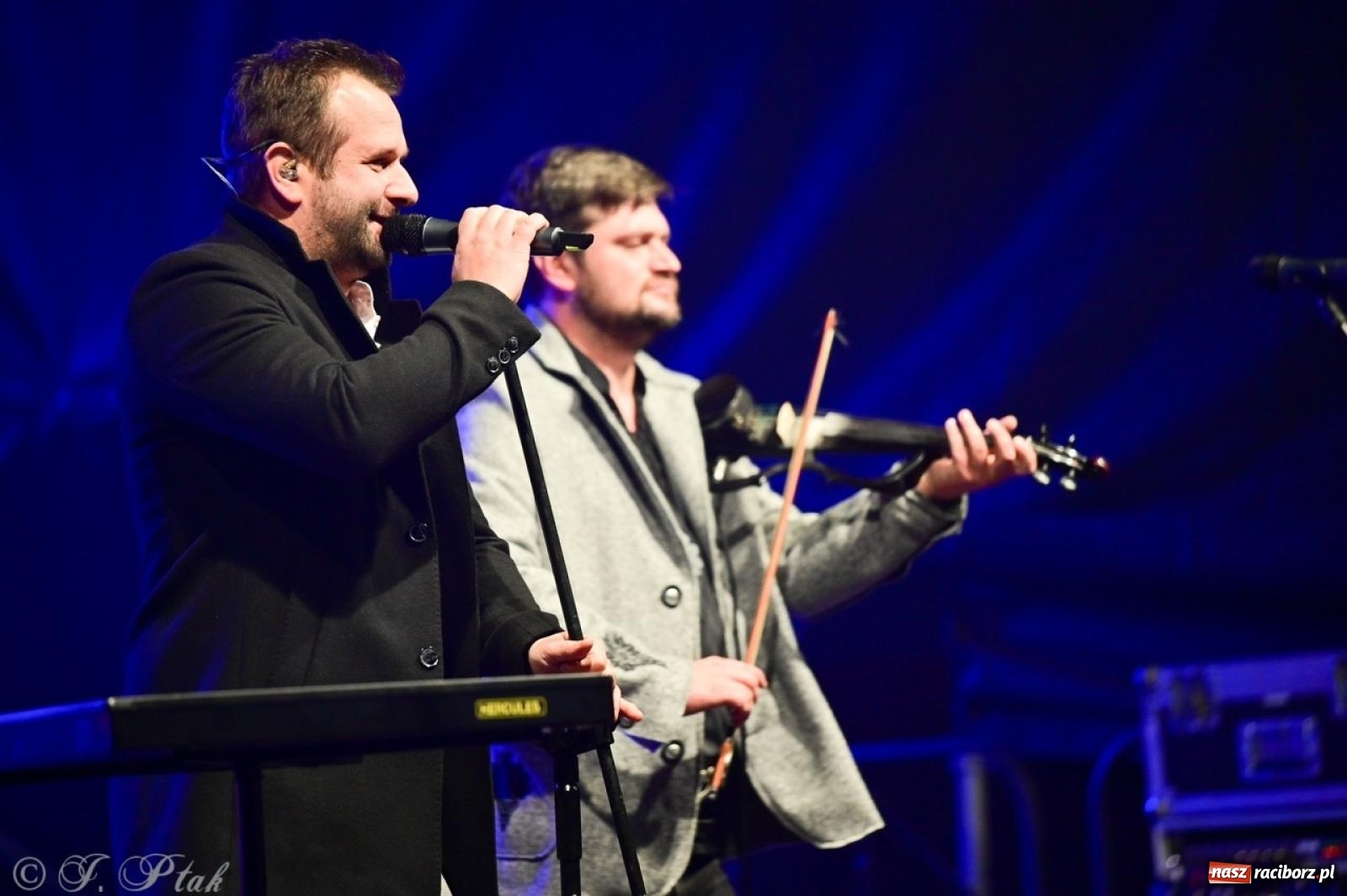 Zdjęcie w galerii na portalu naszraciborz.pl: Tłumy na Kiermaszu Bożonarodzeniowym w Pietrowicach Wielkich [FOTO i WIDEO] wiadomości z regionu