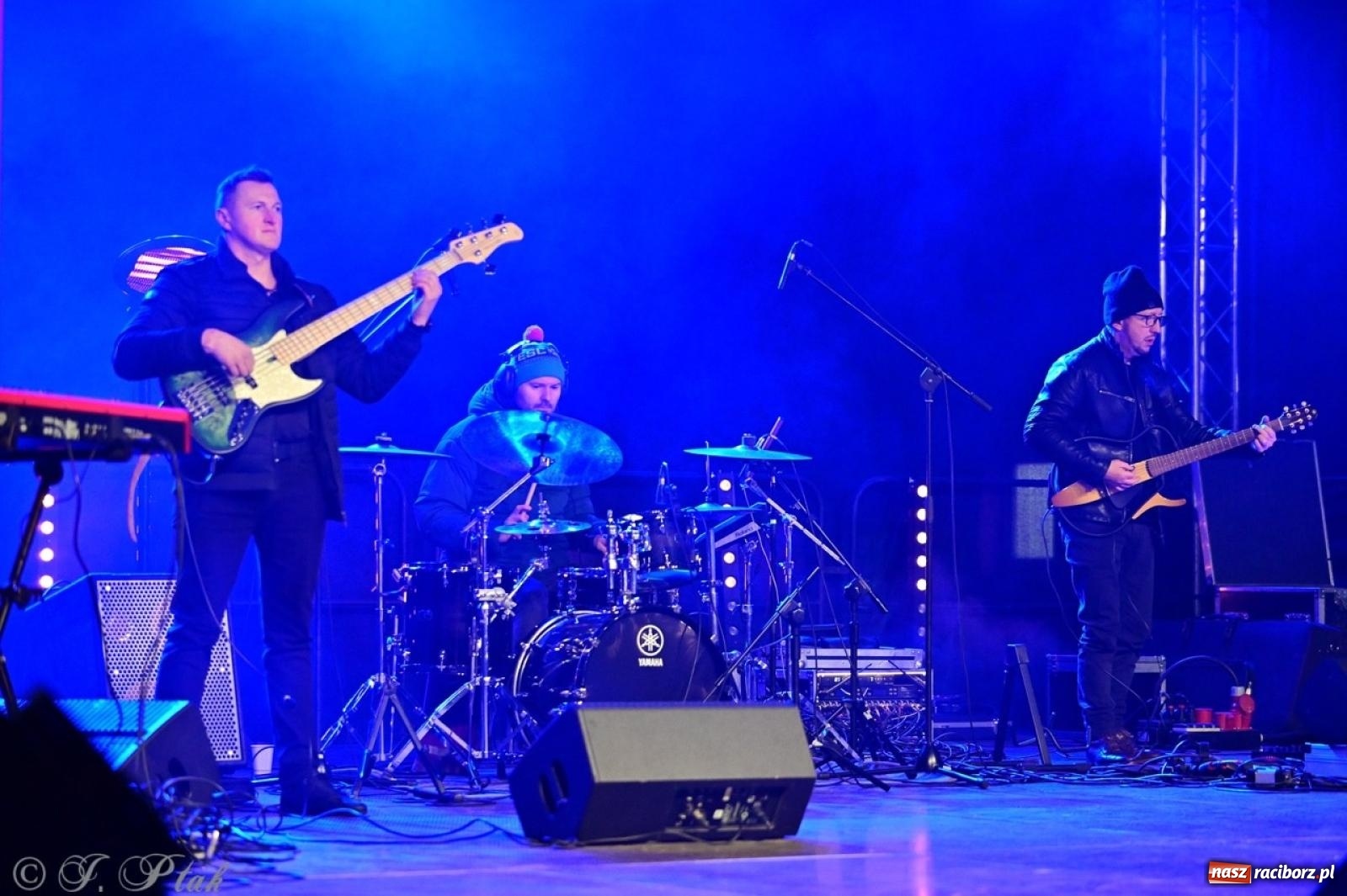 Zdjęcie w galerii na portalu naszraciborz.pl: Tłumy na Kiermaszu Bożonarodzeniowym w Pietrowicach Wielkich [FOTO i WIDEO] wiadomości z regionu