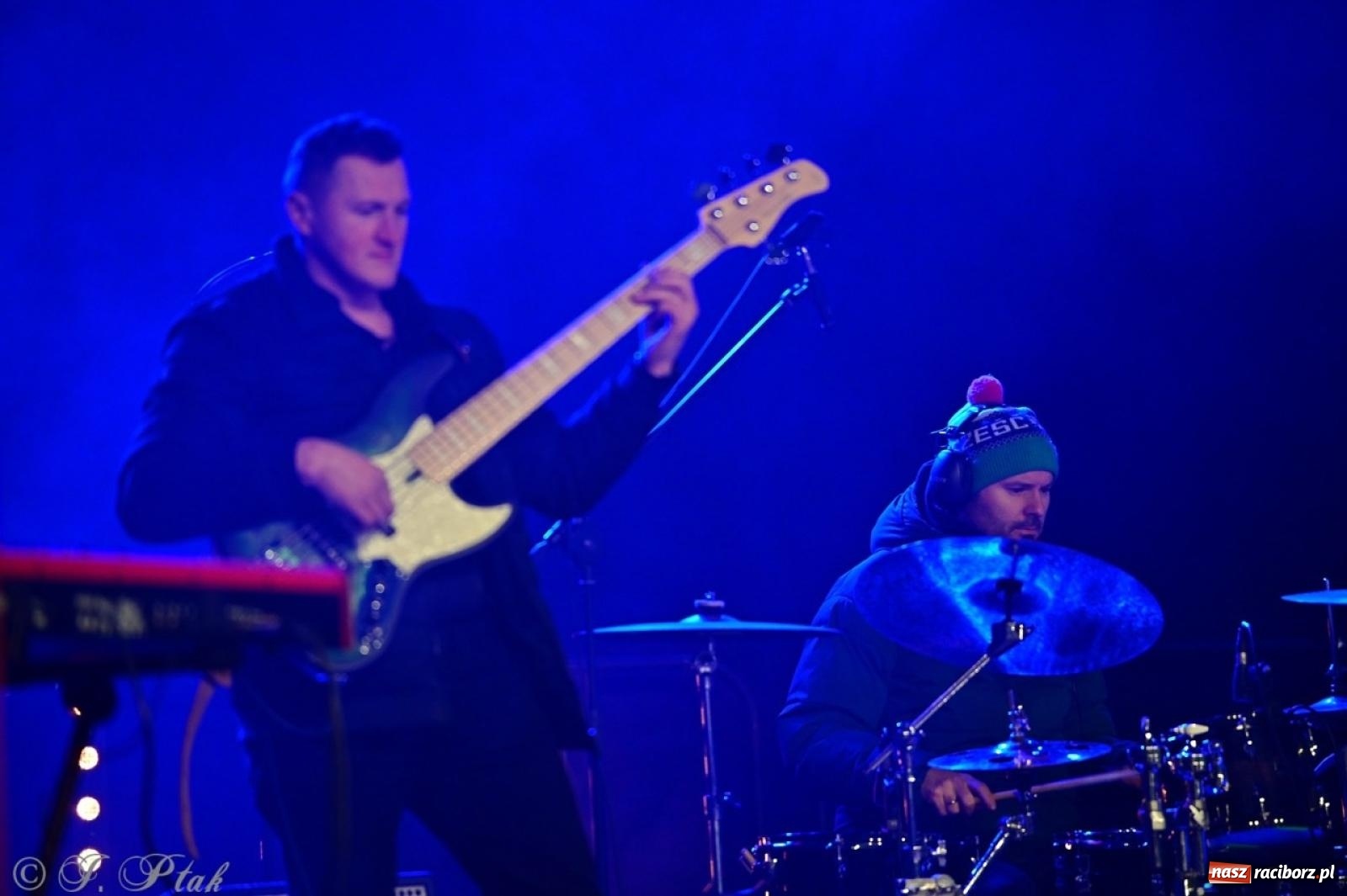 Zdjęcie w galerii na portalu naszraciborz.pl: Tłumy na Kiermaszu Bożonarodzeniowym w Pietrowicach Wielkich [FOTO i WIDEO] wiadomości z regionu