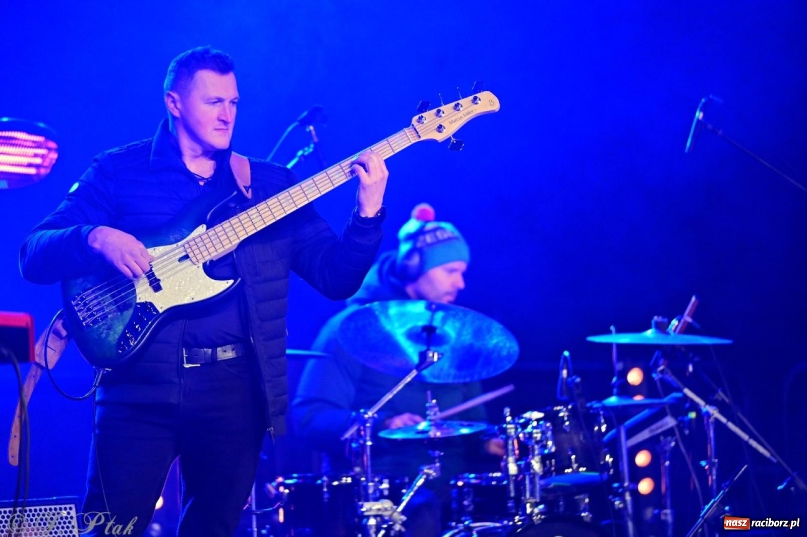 Zdjęcie w galerii na portalu naszraciborz.pl: Tłumy na Kiermaszu Bożonarodzeniowym w Pietrowicach Wielkich [FOTO i WIDEO] wiadomości z regionu