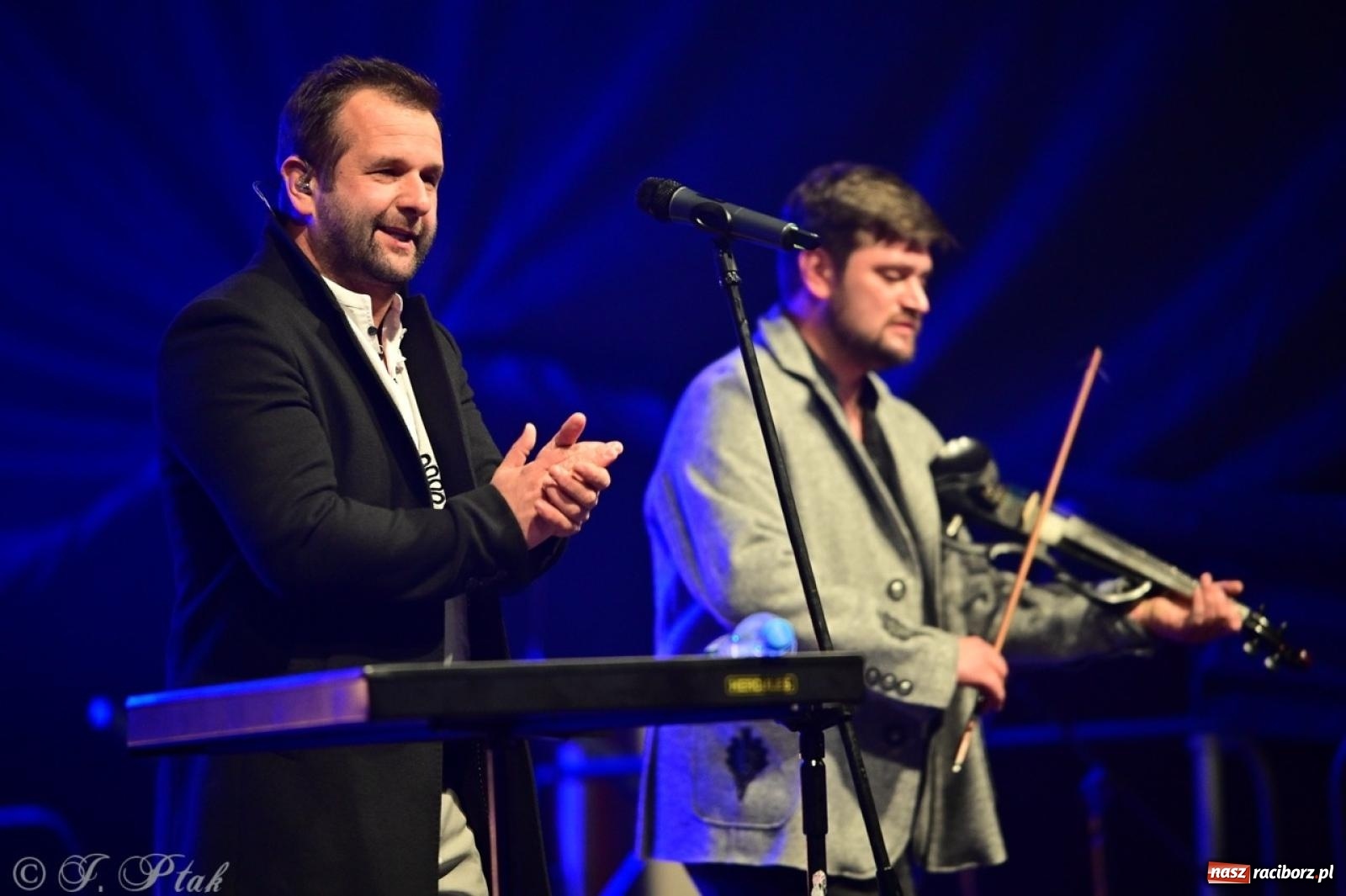 Zdjęcie w galerii na portalu naszraciborz.pl: Tłumy na Kiermaszu Bożonarodzeniowym w Pietrowicach Wielkich [FOTO i WIDEO] wiadomości z regionu