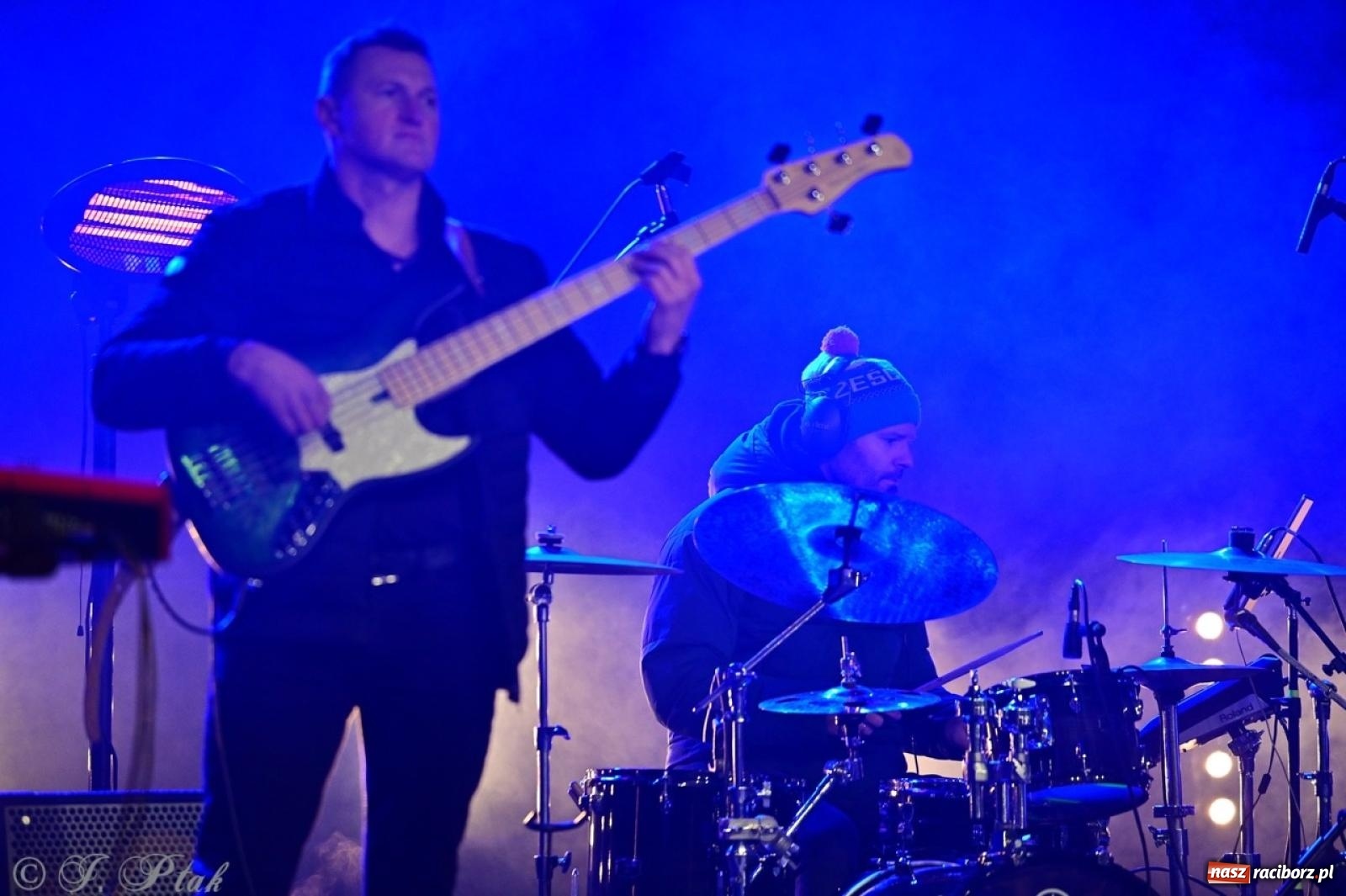 Zdjęcie w galerii na portalu naszraciborz.pl: Tłumy na Kiermaszu Bożonarodzeniowym w Pietrowicach Wielkich [FOTO i WIDEO] wiadomości z regionu