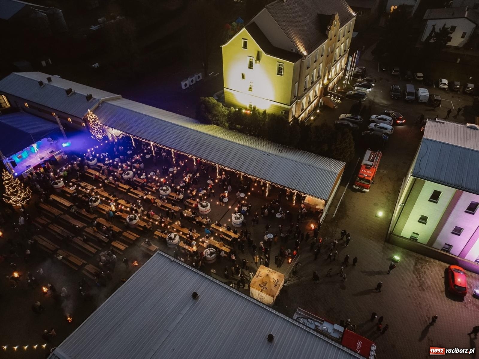 Zdjęcie w galerii na portalu naszraciborz.pl: Tłumy na Kiermaszu Bożonarodzeniowym w Pietrowicach Wielkich [FOTO i WIDEO] wiadomości z regionu