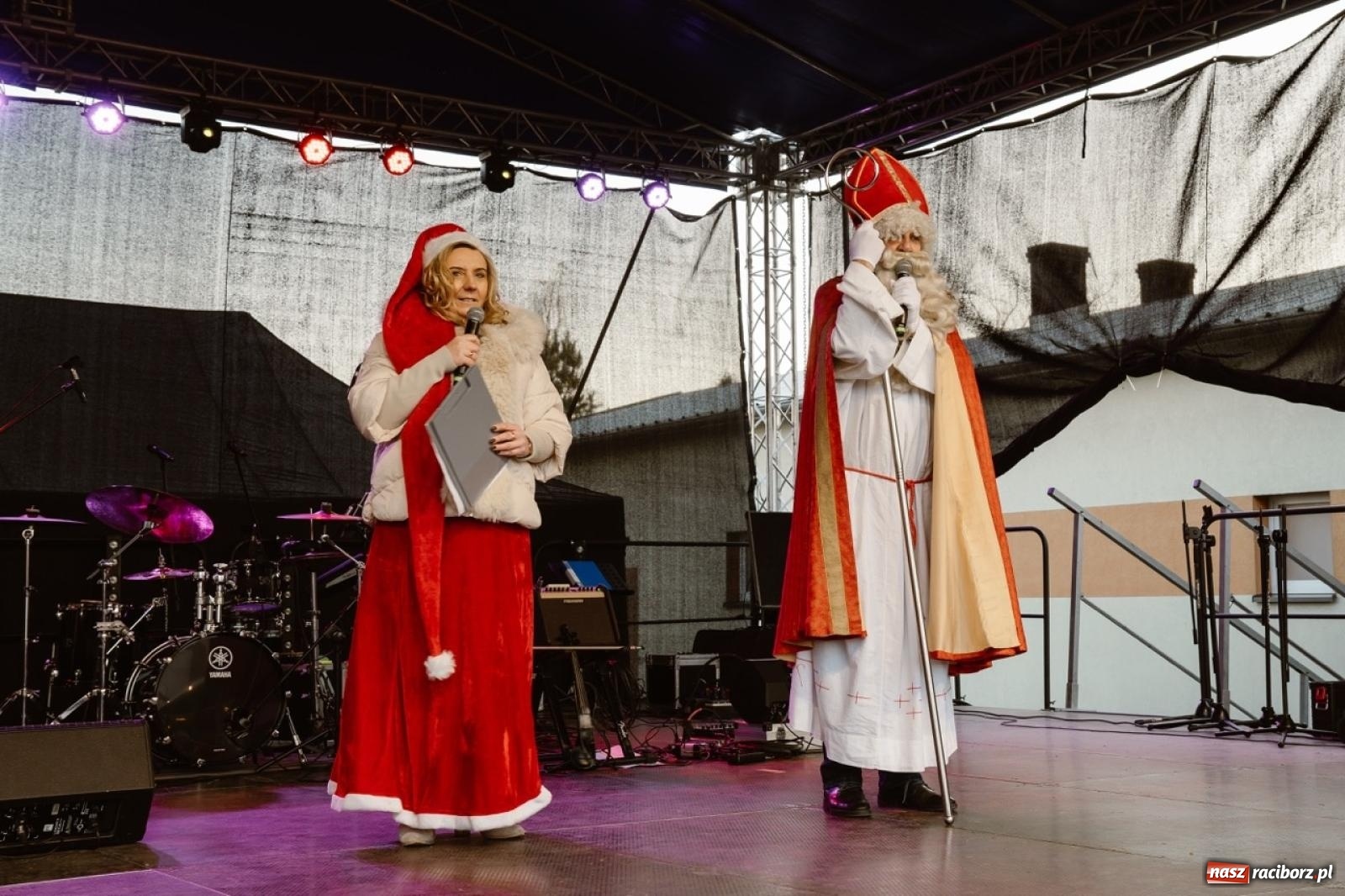 Zdjęcie w galerii na portalu naszraciborz.pl: Tłumy na Kiermaszu Bożonarodzeniowym w Pietrowicach Wielkich [FOTO i WIDEO] wiadomości z regionu