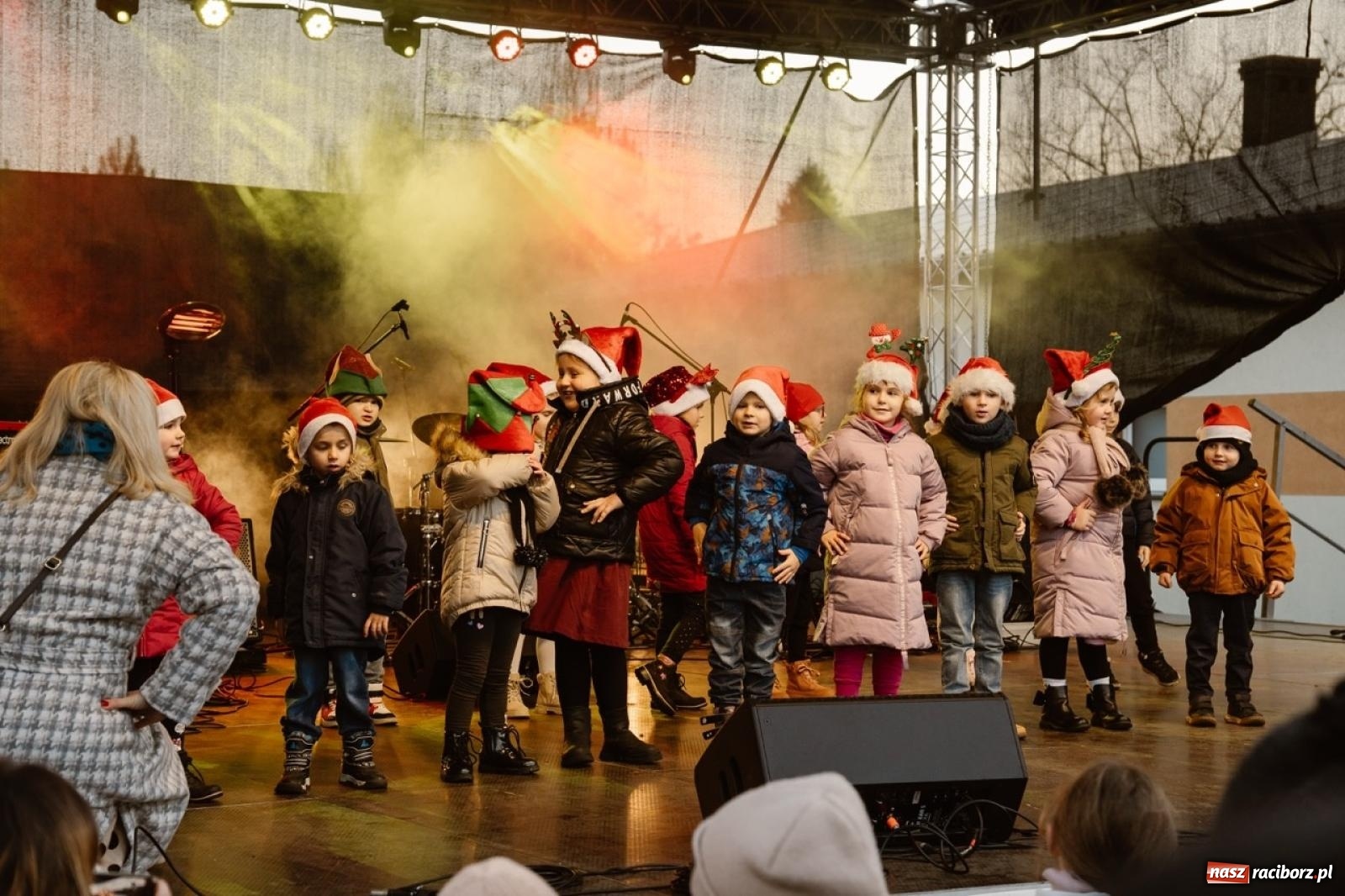 Zdjęcie w galerii na portalu naszraciborz.pl: Tłumy na Kiermaszu Bożonarodzeniowym w Pietrowicach Wielkich [FOTO i WIDEO] wiadomości z regionu
