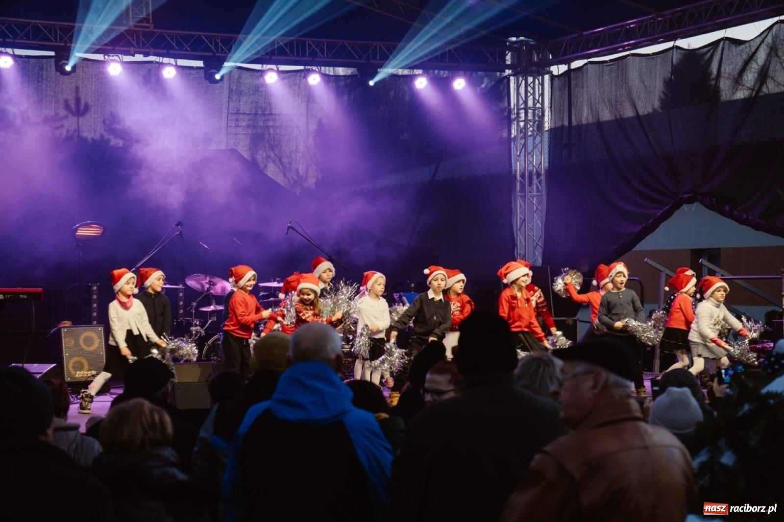 Zdjęcie w galerii na portalu naszraciborz.pl: Tłumy na Kiermaszu Bożonarodzeniowym w Pietrowicach Wielkich [FOTO i WIDEO] wiadomości z regionu