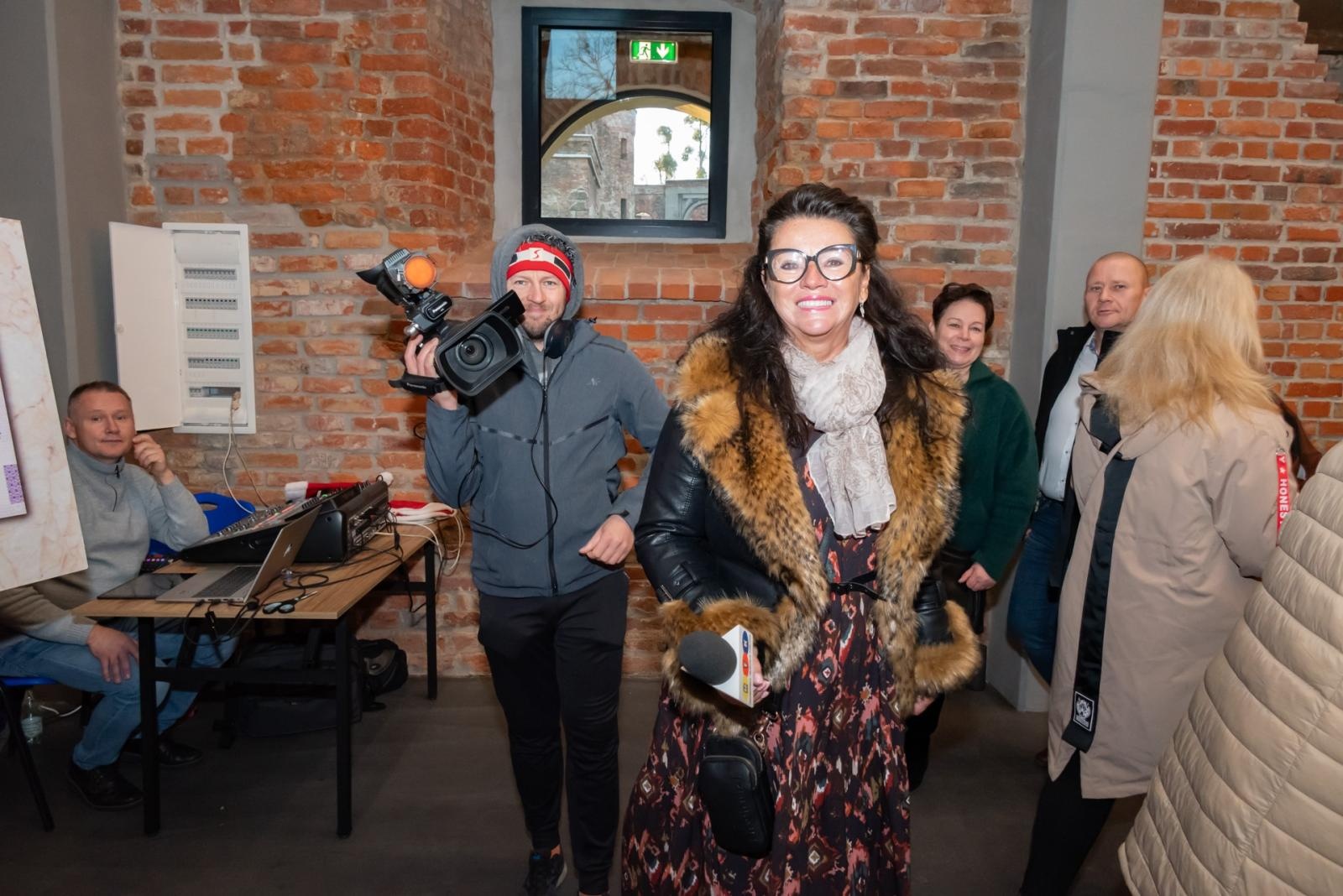 Zdjęcie w galerii na portalu naszraciborz.pl: Kiermasz Bożonarodzeniowy na Zamku w Tworkowie. To miejsce przyciąga jak magnes wiadomości z regionu