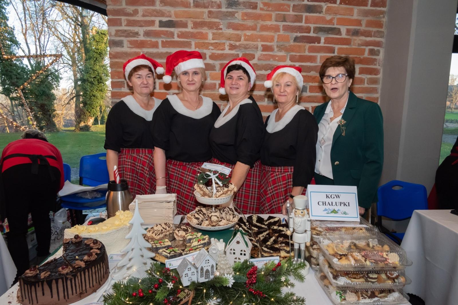 Zdjęcie w galerii na portalu naszraciborz.pl: Kiermasz Bożonarodzeniowy na Zamku w Tworkowie. To miejsce przyciąga jak magnes wiadomości z regionu