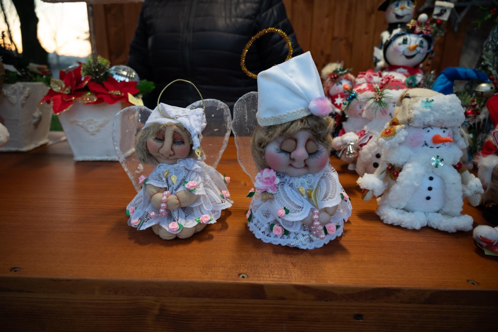 Zdjęcie w galerii na portalu naszraciborz.pl: Kiermasz Bożonarodzeniowy na Zamku w Tworkowie. To miejsce przyciąga jak magnes wiadomości z regionu