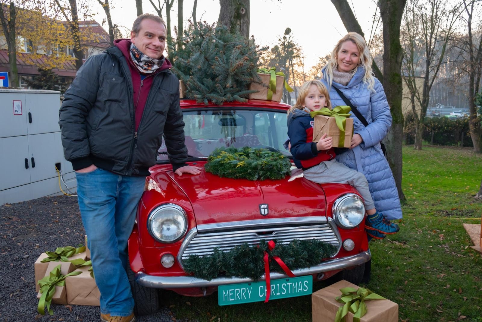 Zdjęcie w galerii na portalu naszraciborz.pl: Kiermasz Bożonarodzeniowy na Zamku w Tworkowie. To miejsce przyciąga jak magnes wiadomości z regionu