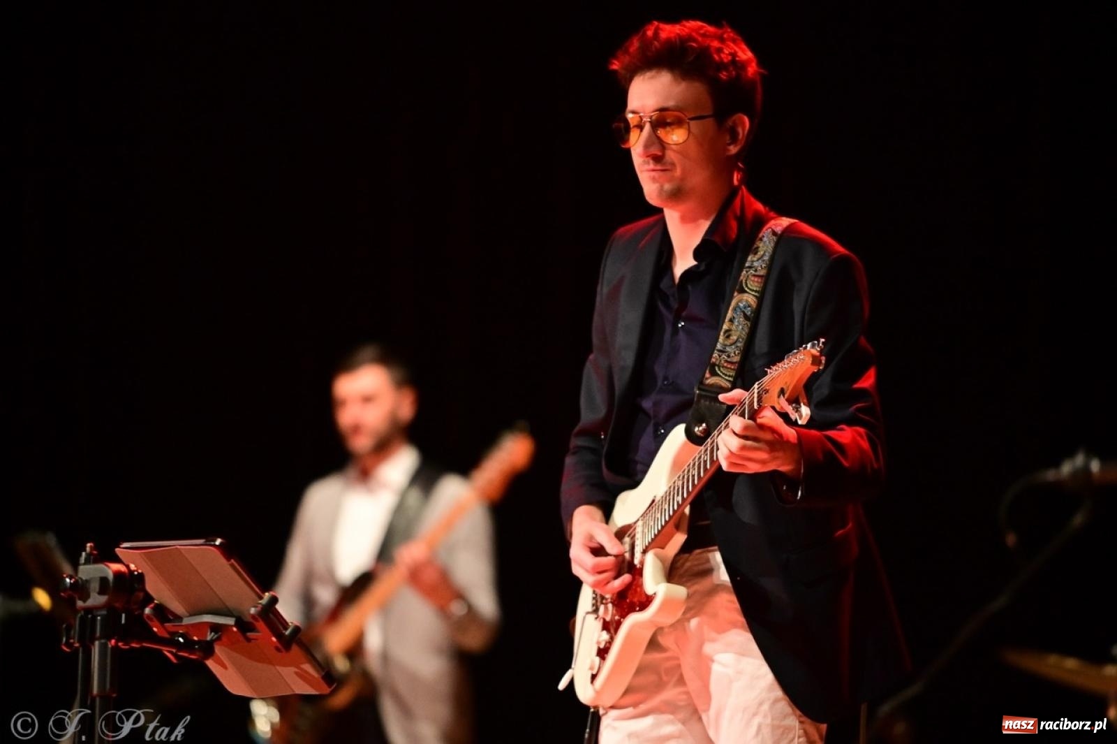 Zdjęcie w galerii na portalu naszraciborz.pl: Magiczny wieczór z ABBĄ w Raciborzu – gala koncertowa już za nami [FOTO i WIDEO] wiadomości z regionu