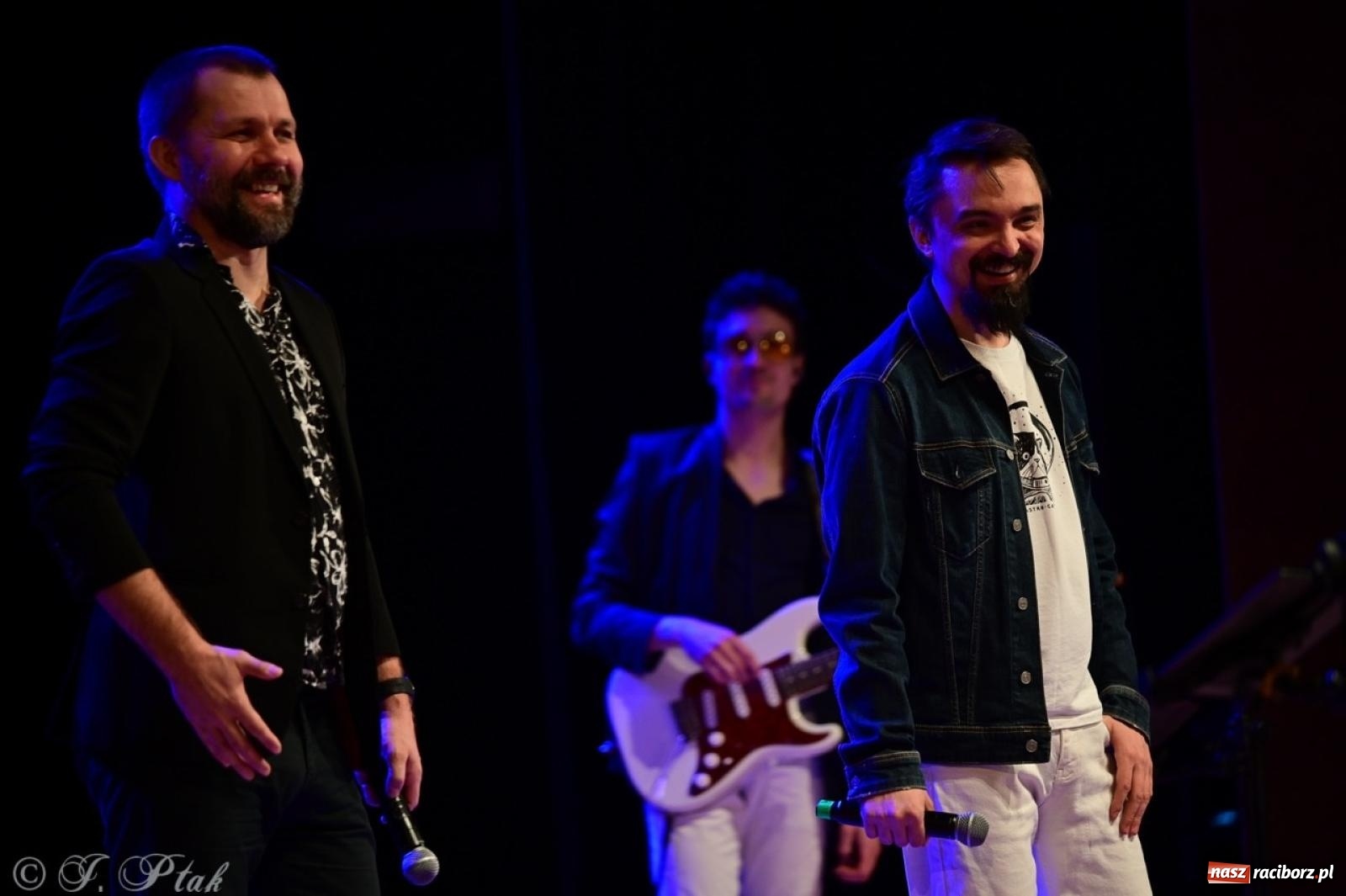 Zdjęcie w galerii na portalu naszraciborz.pl: Magiczny wieczór z ABBĄ w Raciborzu – gala koncertowa już za nami [FOTO i WIDEO] wiadomości z regionu