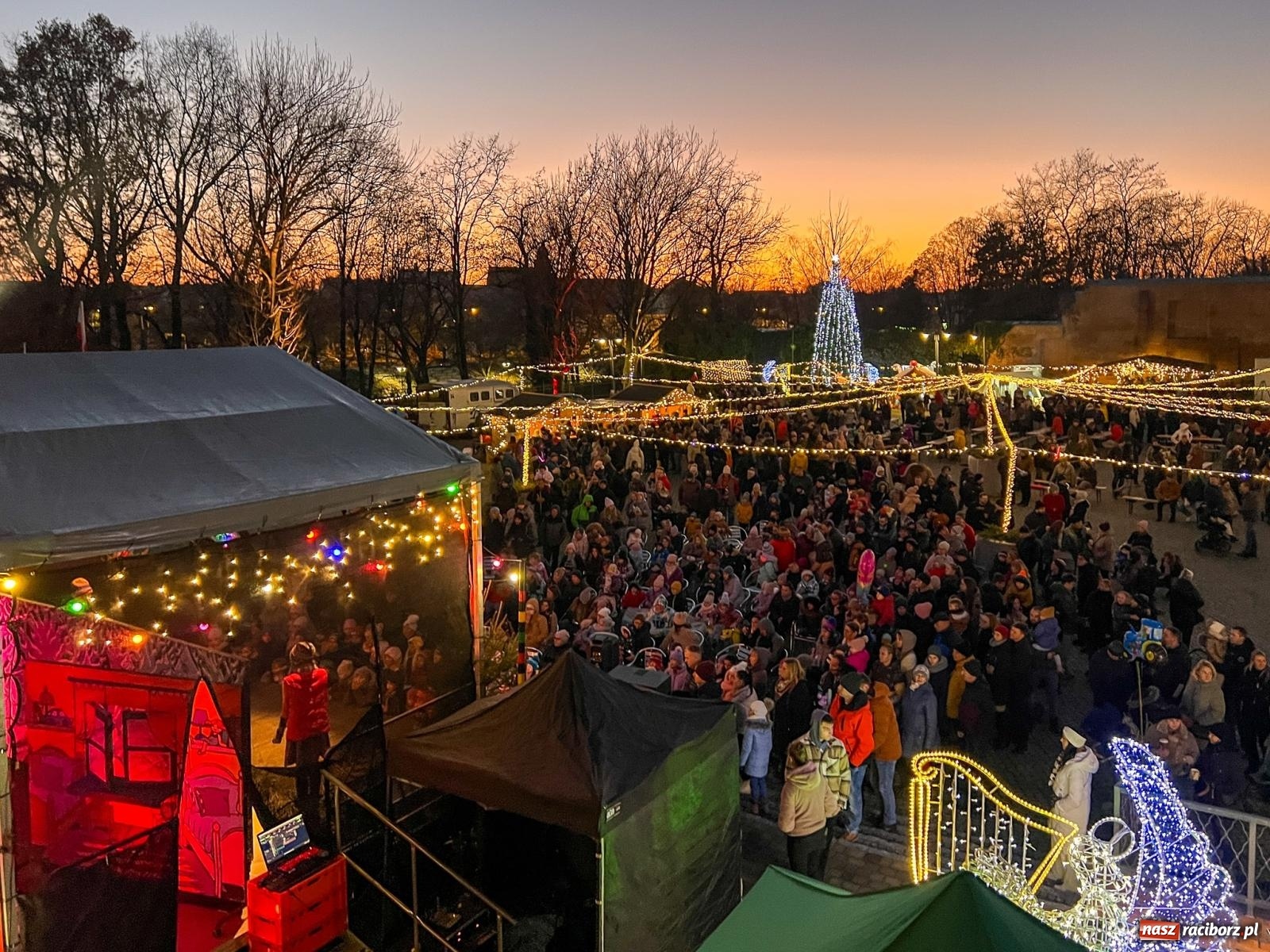 Zdjęcie w galerii na portalu naszraciborz.pl: Niedzielne tłumy na Bajkowym Zamku w Raciborzu. Za tydzień kolejne atrakcje [FOTO, WIDEO, PROGRAM] wiadomości z regionu