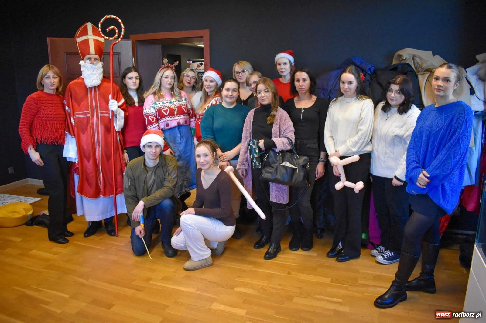 Zdjęcie w galerii na portalu naszraciborz.pl: Niedzielne tłumy na Bajkowym Zamku w Raciborzu. Za tydzień kolejne atrakcje [FOTO, WIDEO, PROGRAM] wiadomości z regionu