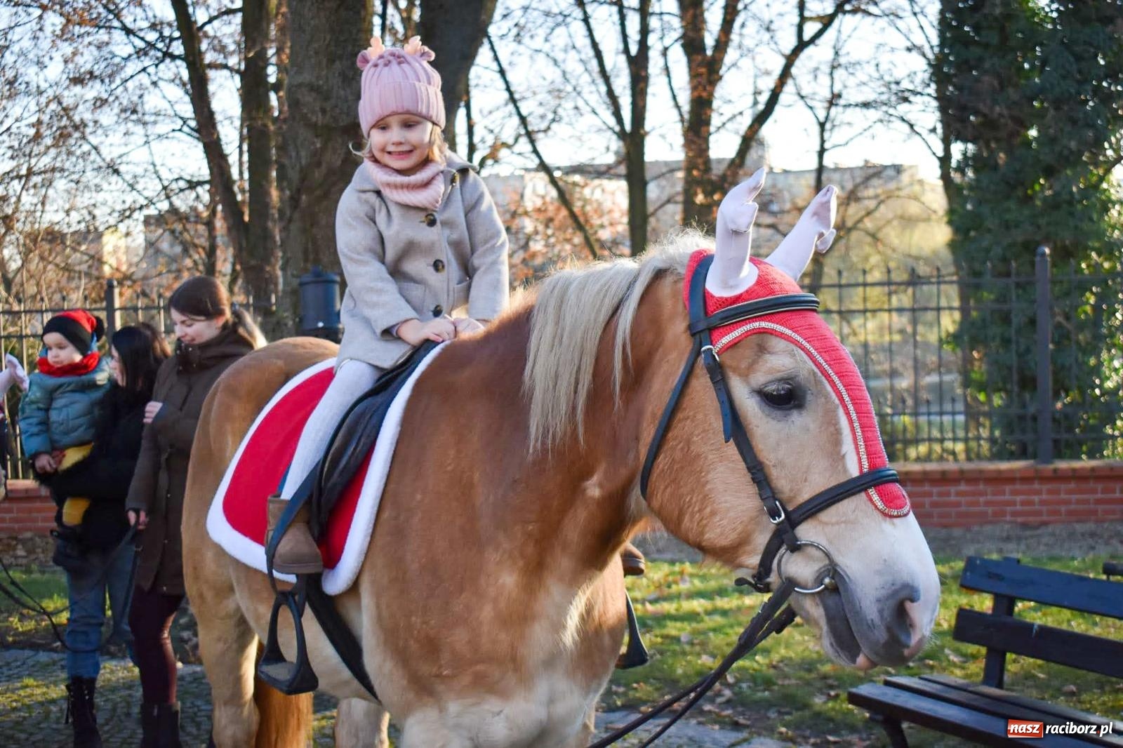 Zdjęcie w galerii na portalu naszraciborz.pl: Niedzielne tłumy na Bajkowym Zamku w Raciborzu. Za tydzień kolejne atrakcje [FOTO, WIDEO, PROGRAM] wiadomości z regionu