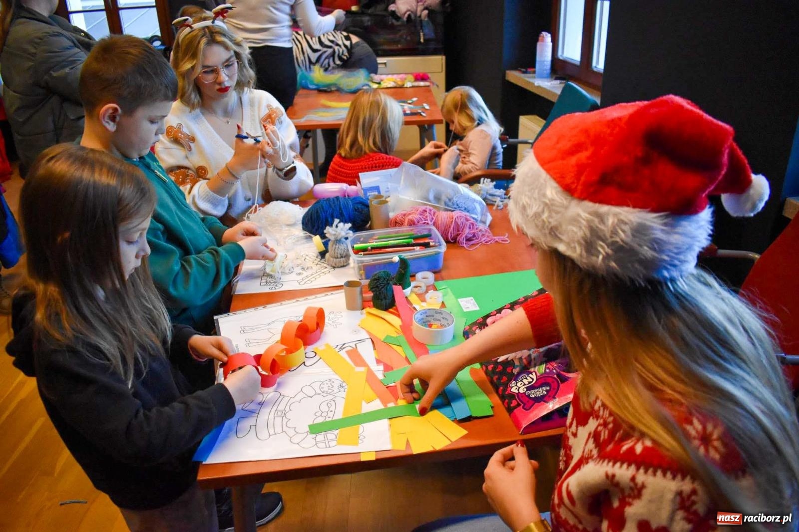 Zdjęcie w galerii na portalu naszraciborz.pl: Niedzielne tłumy na Bajkowym Zamku w Raciborzu. Za tydzień kolejne atrakcje [FOTO, WIDEO, PROGRAM] wiadomości z regionu