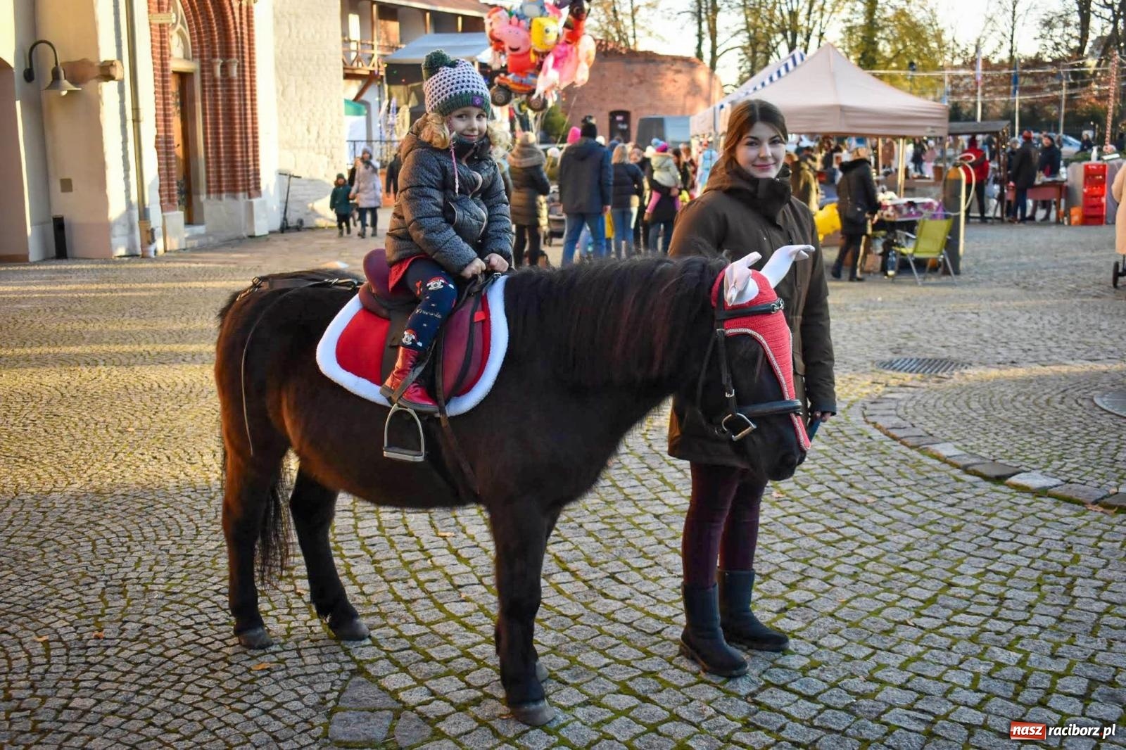 Zdjęcie w galerii na portalu naszraciborz.pl: Niedzielne tłumy na Bajkowym Zamku w Raciborzu. Za tydzień kolejne atrakcje [FOTO, WIDEO, PROGRAM] wiadomości z regionu
