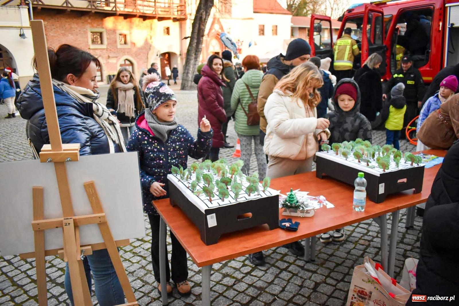 Zdjęcie w galerii na portalu naszraciborz.pl: Niedzielne tłumy na Bajkowym Zamku w Raciborzu. Za tydzień kolejne atrakcje [FOTO, WIDEO, PROGRAM] wiadomości z regionu