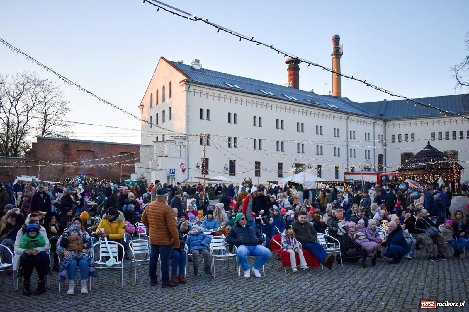 Zdjęcie w galerii na portalu naszraciborz.pl: Niedzielne tłumy na Bajkowym Zamku w Raciborzu. Za tydzień kolejne atrakcje [FOTO, WIDEO, PROGRAM] wiadomości z regionu