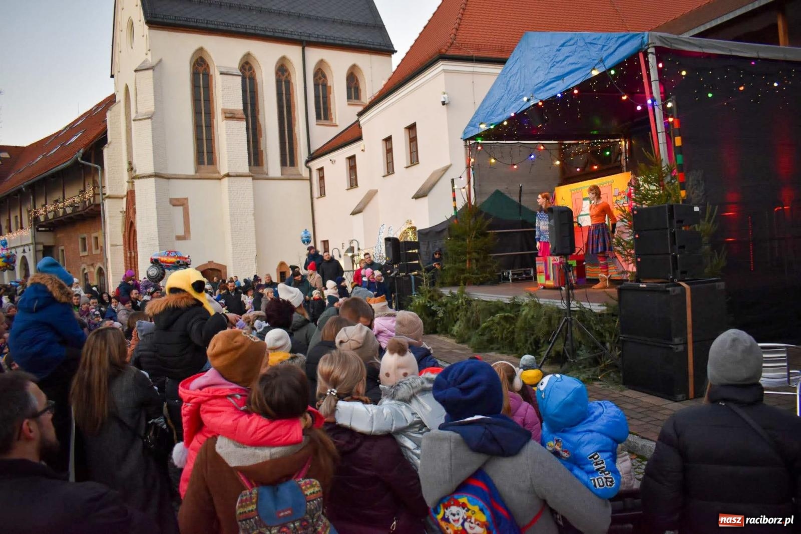 Zdjęcie w galerii na portalu naszraciborz.pl: Niedzielne tłumy na Bajkowym Zamku w Raciborzu. Za tydzień kolejne atrakcje [FOTO, WIDEO, PROGRAM] wiadomości z regionu