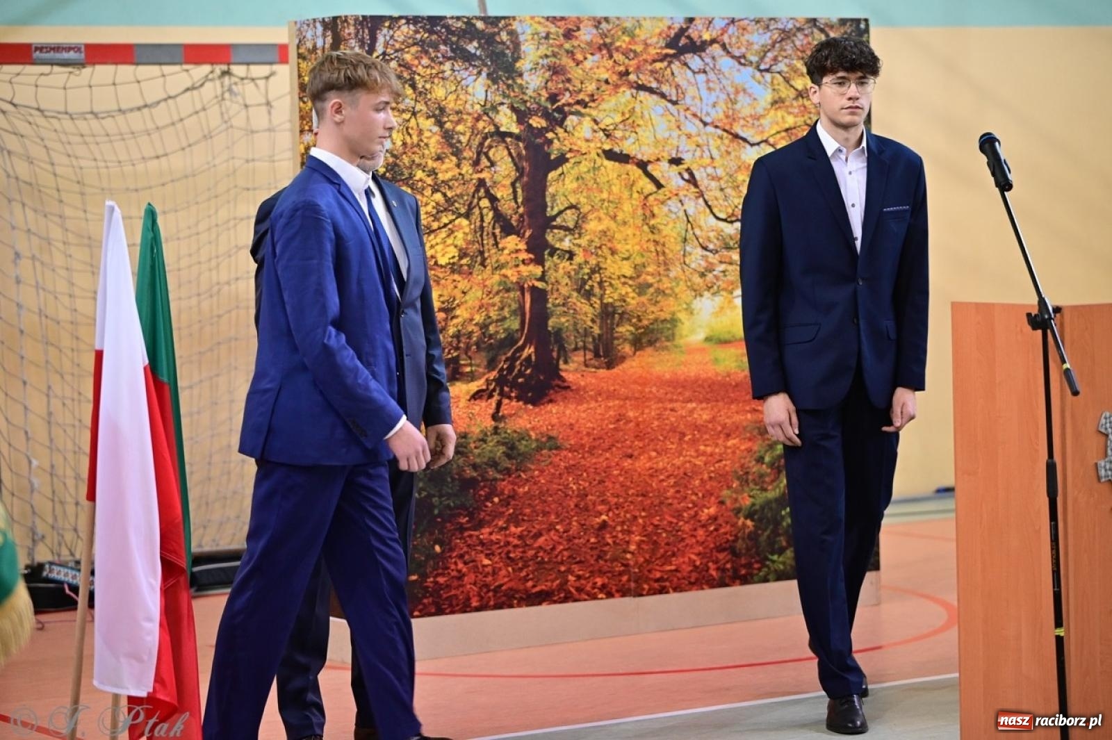 Zdjęcie w galerii na portalu naszraciborz.pl: Święto szkoły w Mechaniku: tradycja, talent i wspólne świętowanie wiadomości z regionu