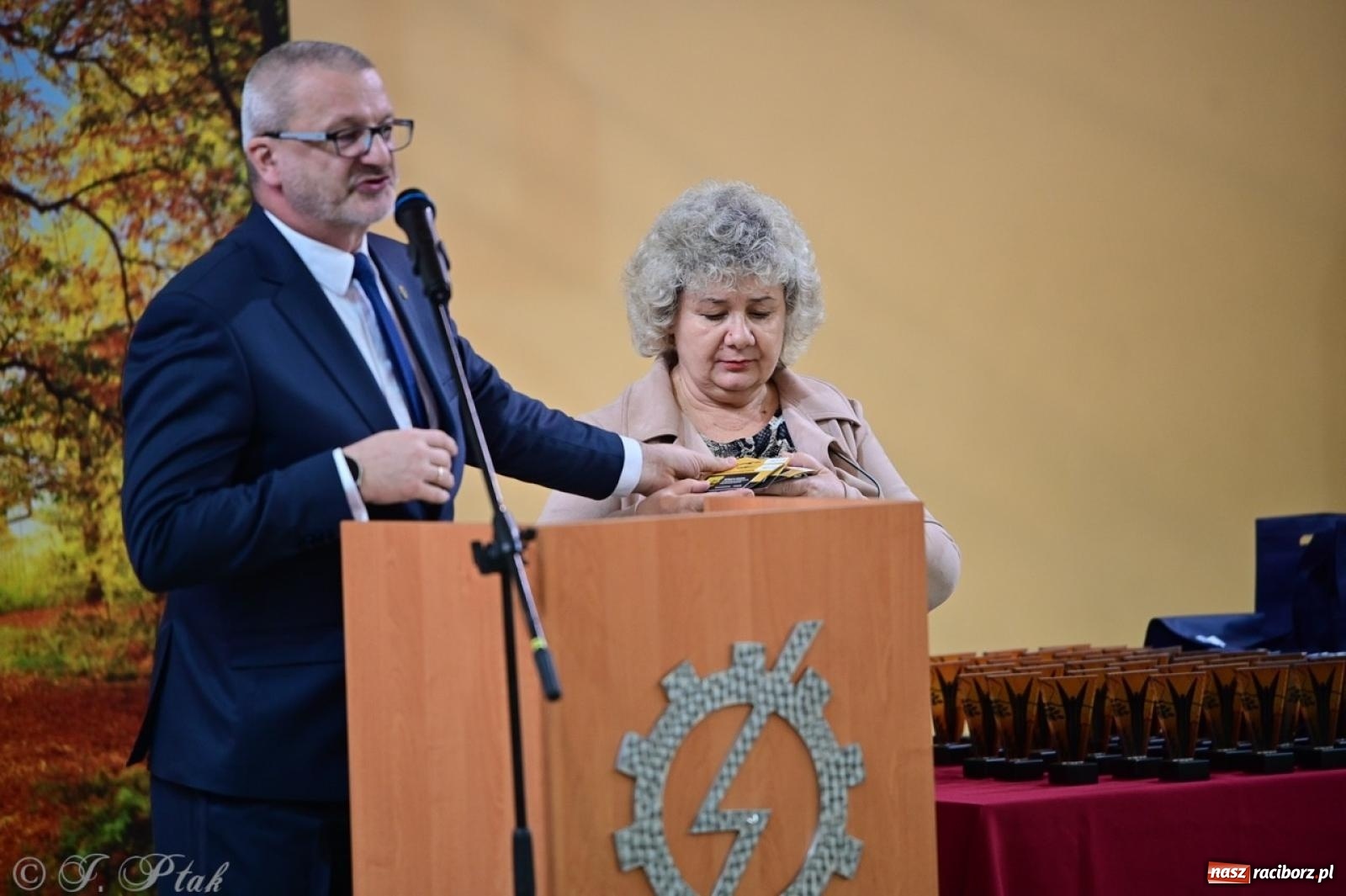 Zdjęcie w galerii na portalu naszraciborz.pl: Święto szkoły w Mechaniku: tradycja, talent i wspólne świętowanie wiadomości z regionu